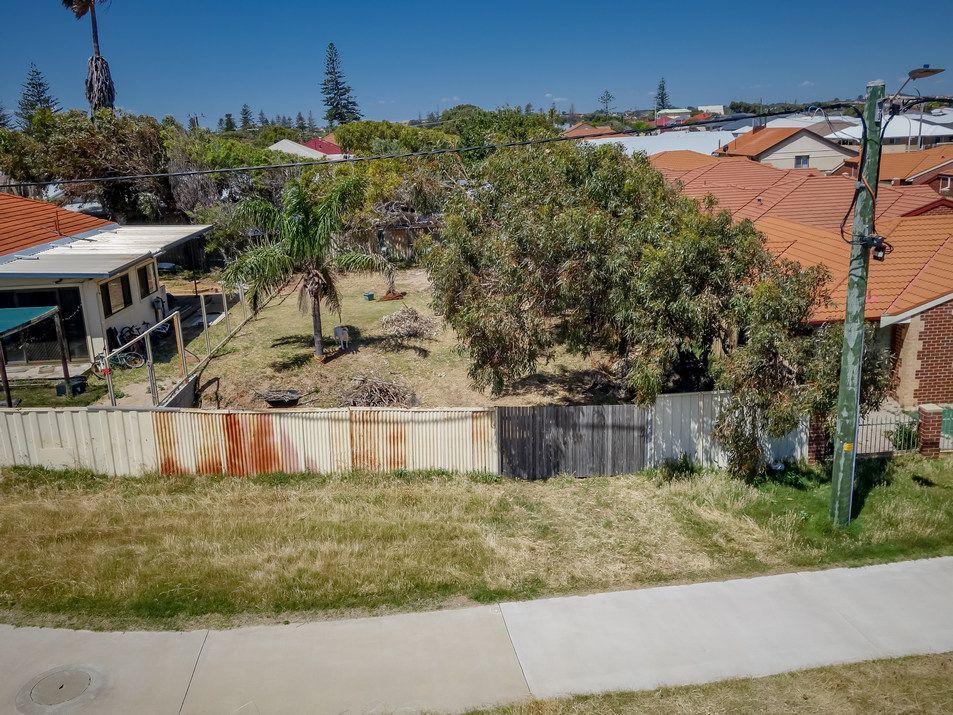 11 Crowther Street, Beachlands, WA 6530