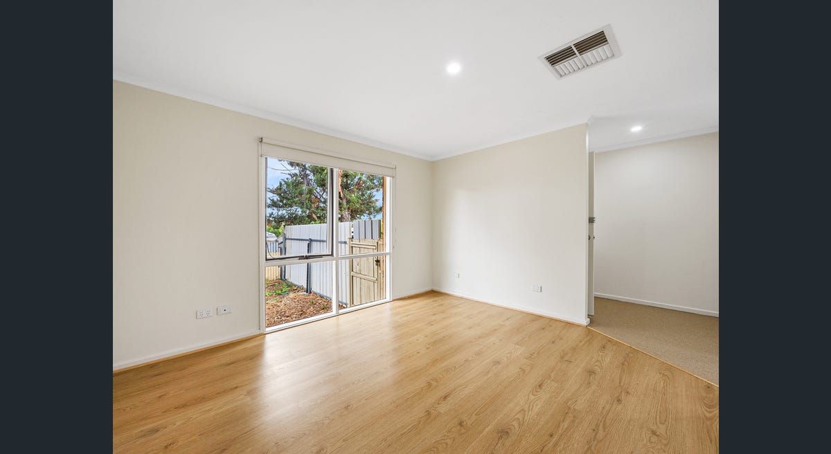 19 Barcelona Road — photo 3 of 14