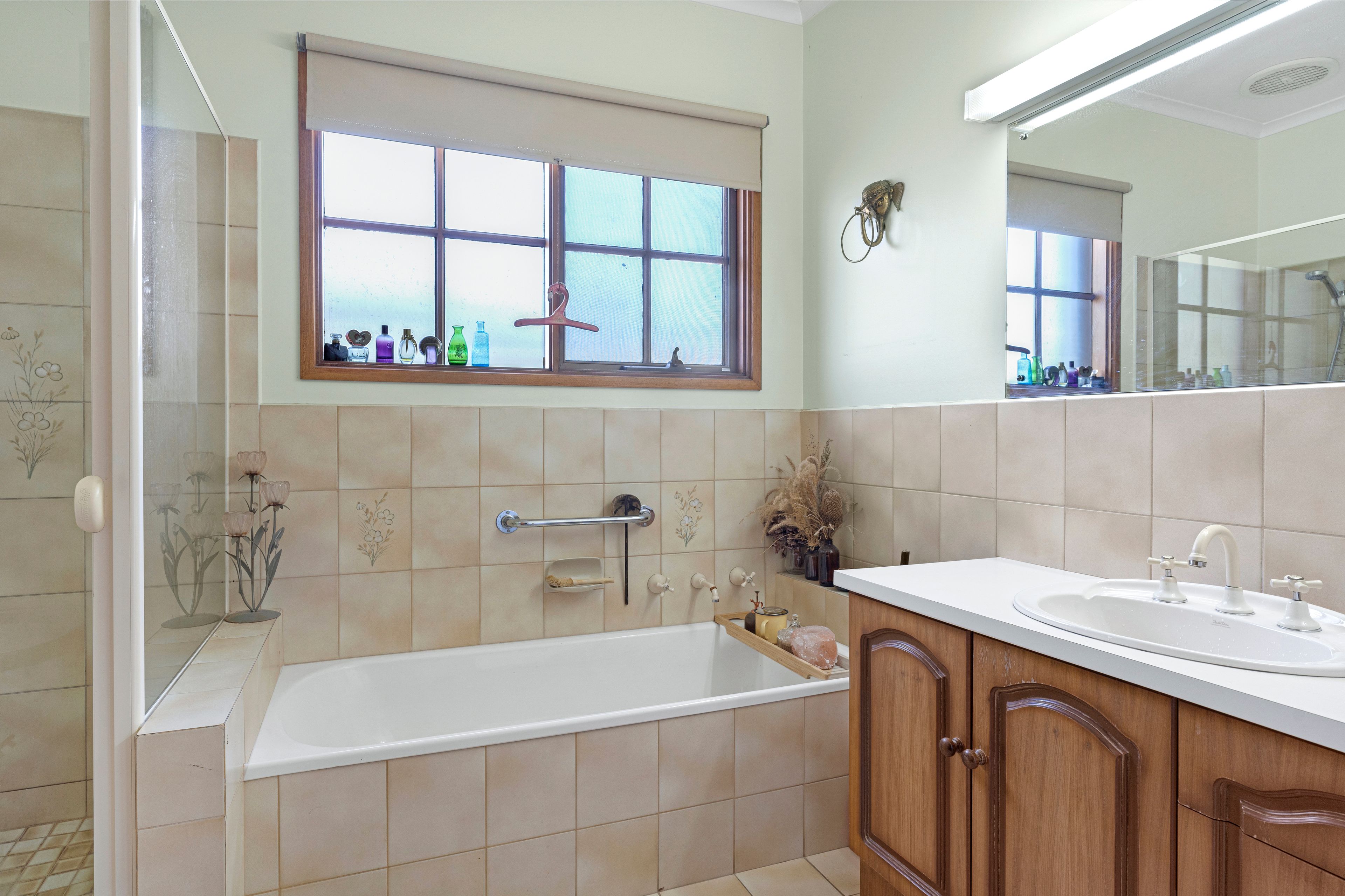 65 Manorvale Parade, Werribee, VIC 3030 - Leased House - Ray White Werribee