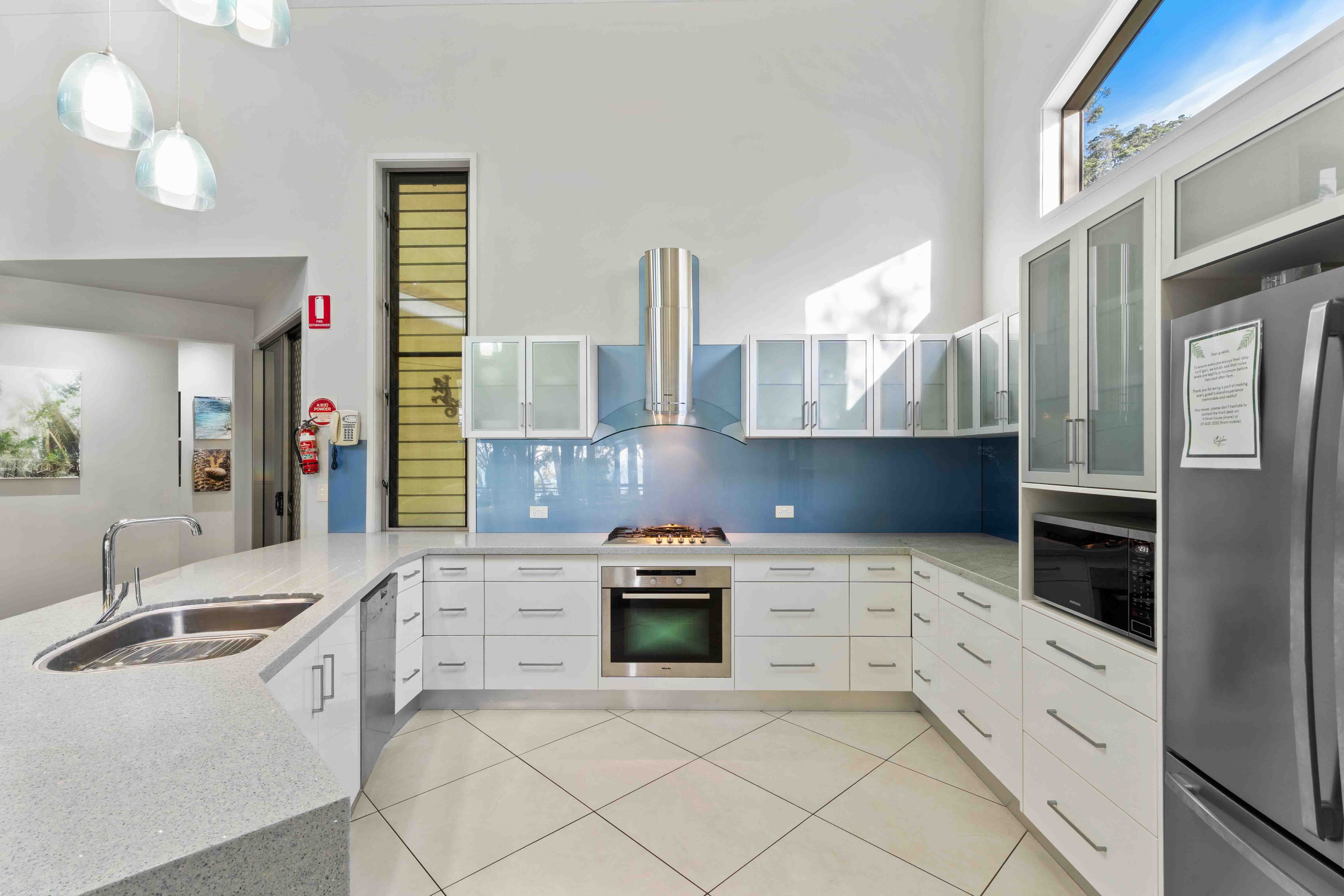 684 Sunset Beach Way (K'Gari) — photo 9 of 30
