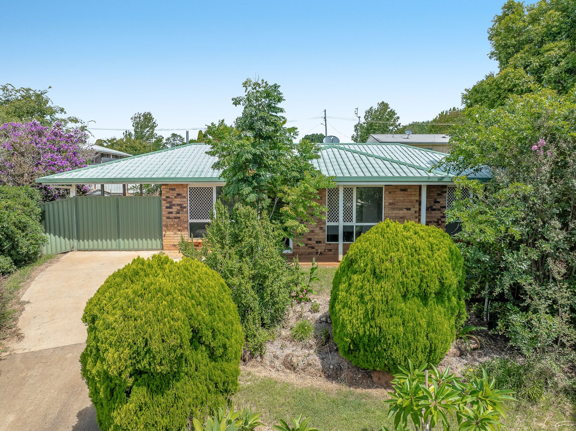 16 Reisling Court, Wilsonton Heights, QLD 4350