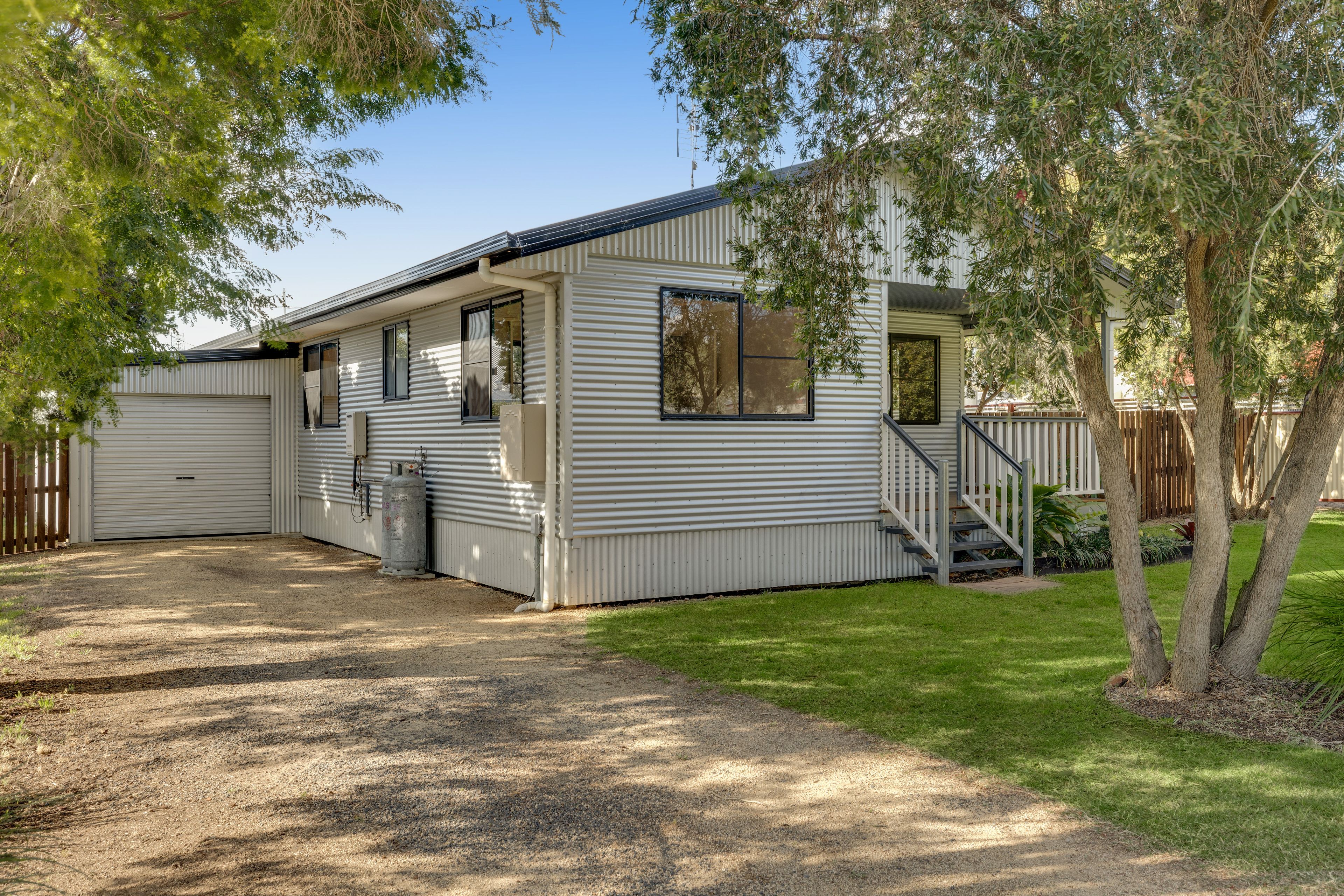 4 Brodie Street, Nobby, QLD 4360