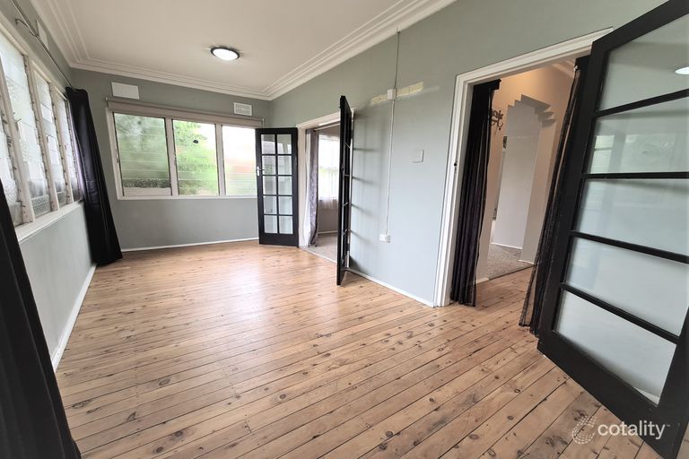 103 Simpson Street — photo 10 of 12