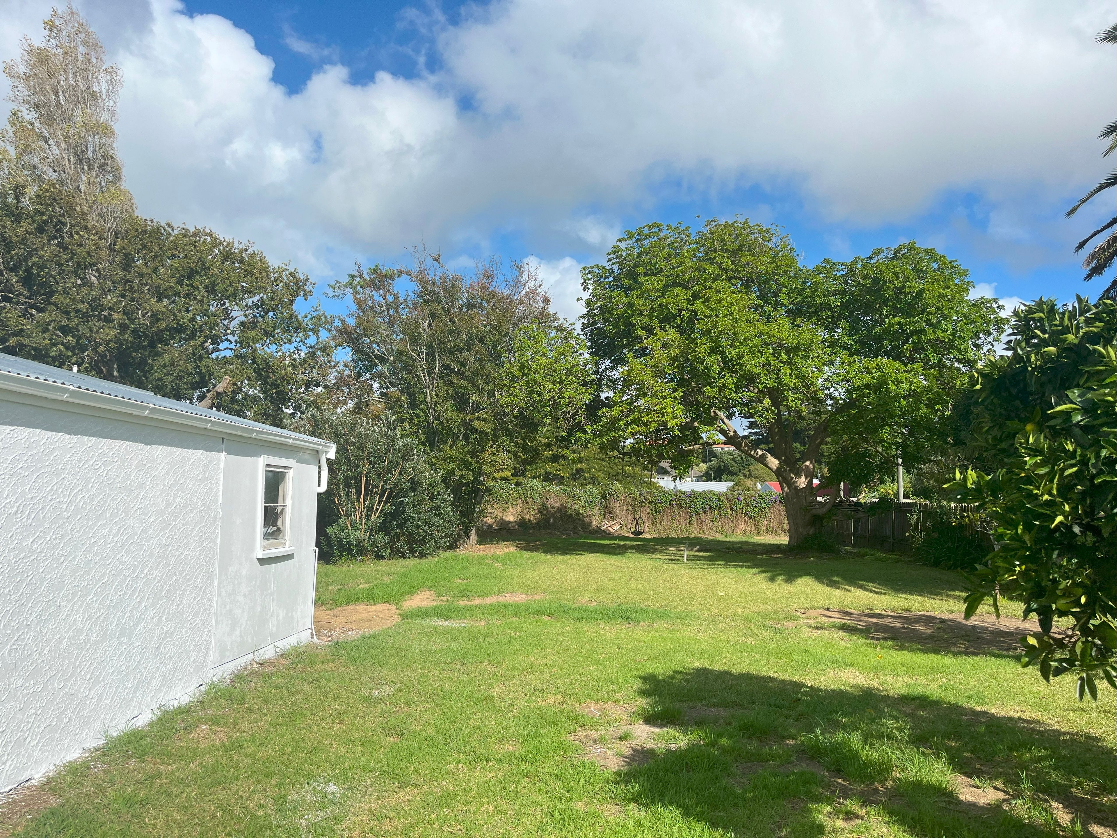 Lovely art deco house on large private section 3