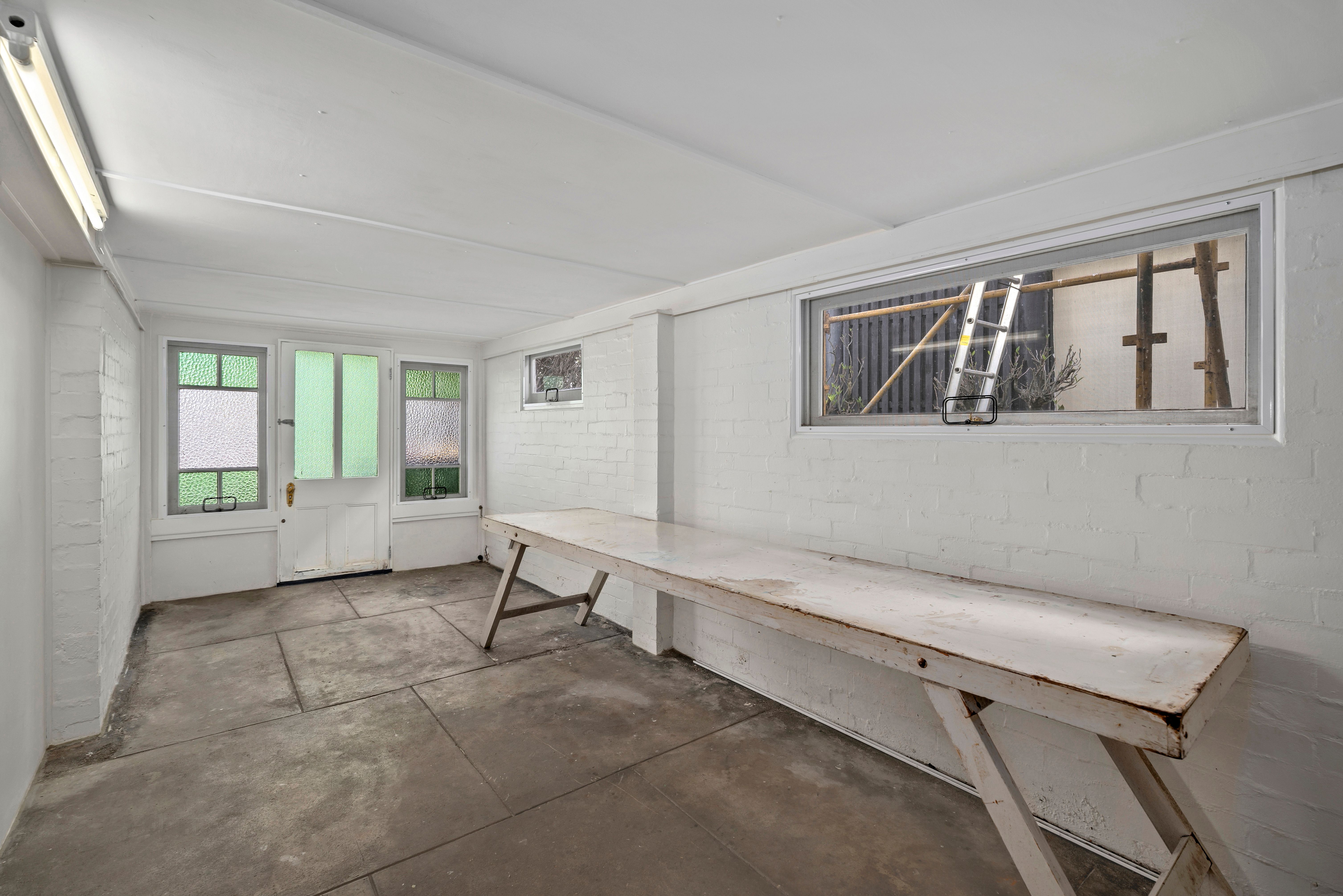 28 Young Street — photo 17 of 26