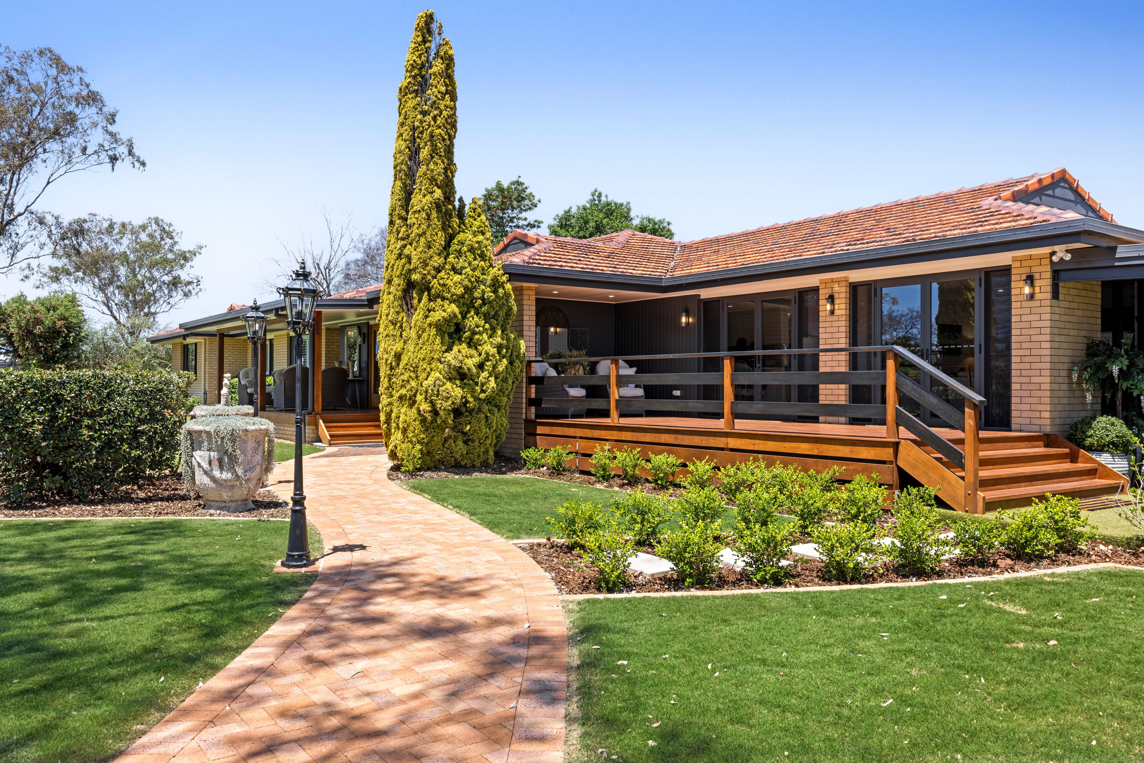 11551 Warrego Highway — photo 4 of 16