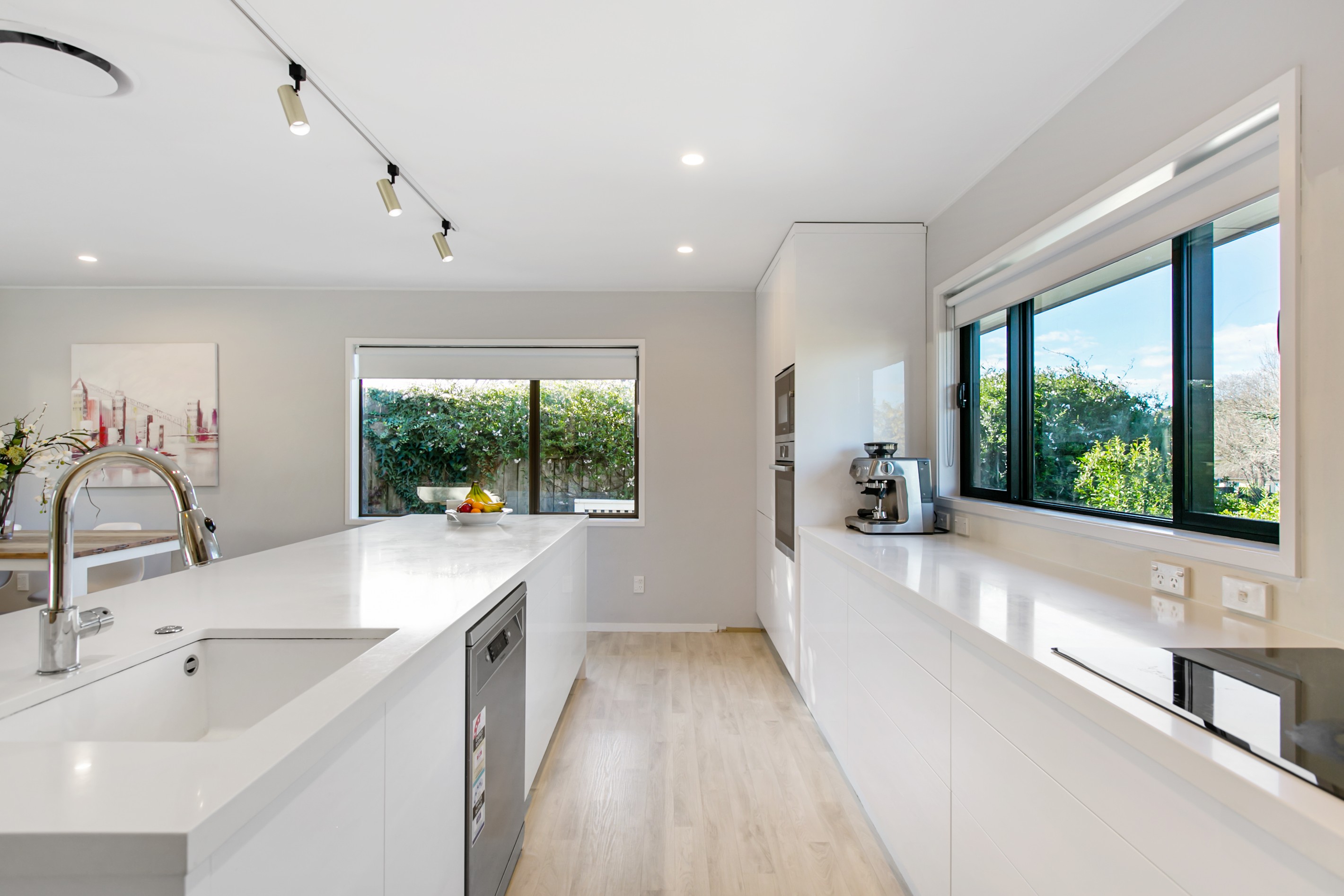 3 Mirrabooka Avenue, Botany Downs, Manukau City