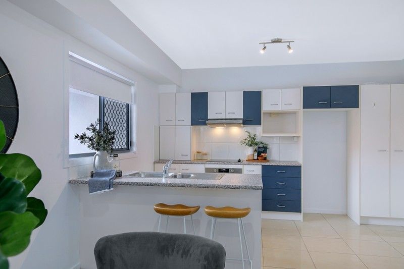 2/32 Dickenson Street — photo 3 of 13
