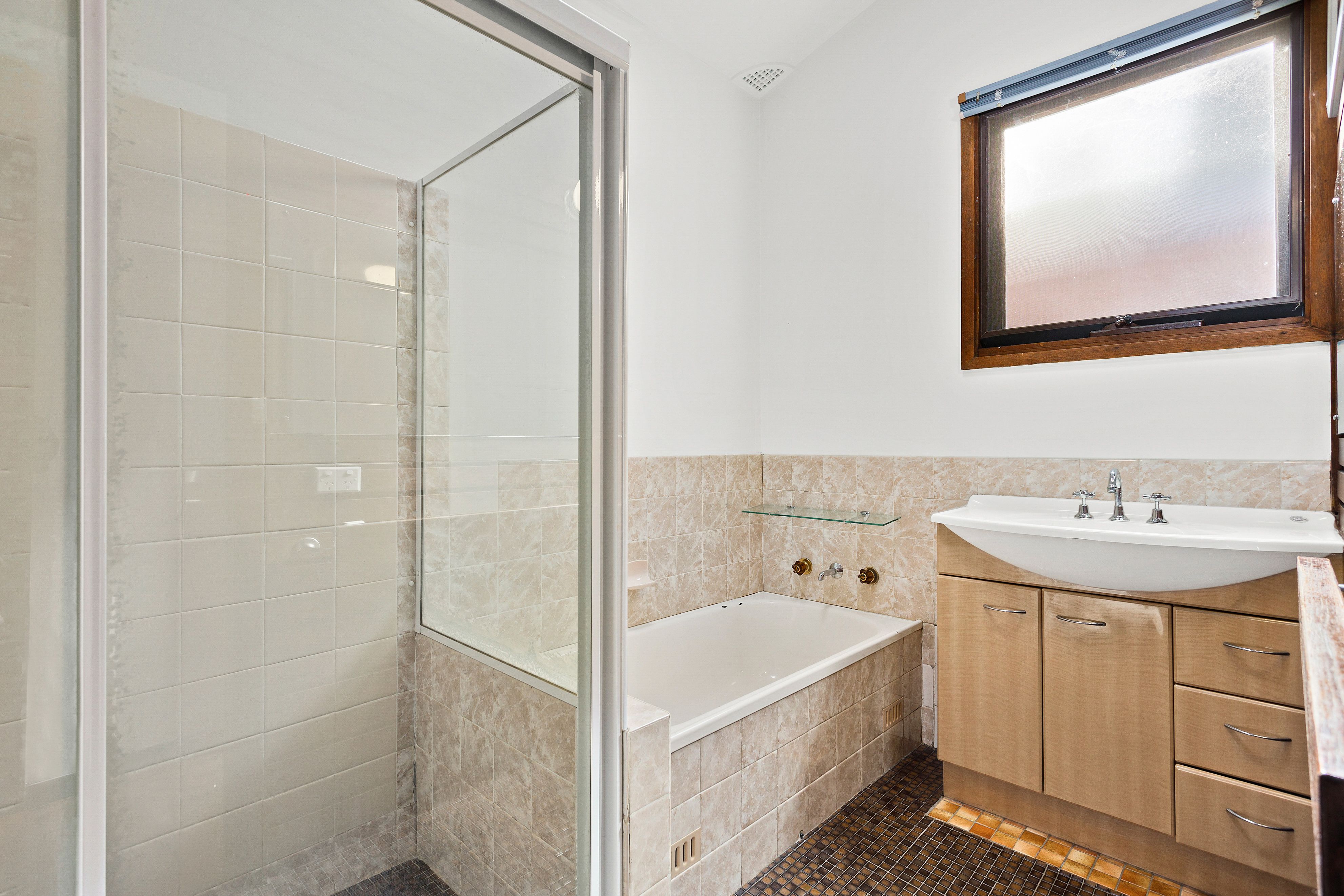 19 Evelyn Avenue — photo 4 of 5