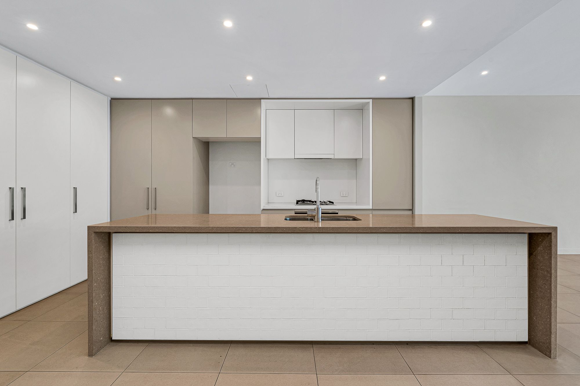 7109/2 Cullen Close — photo 6 of 10