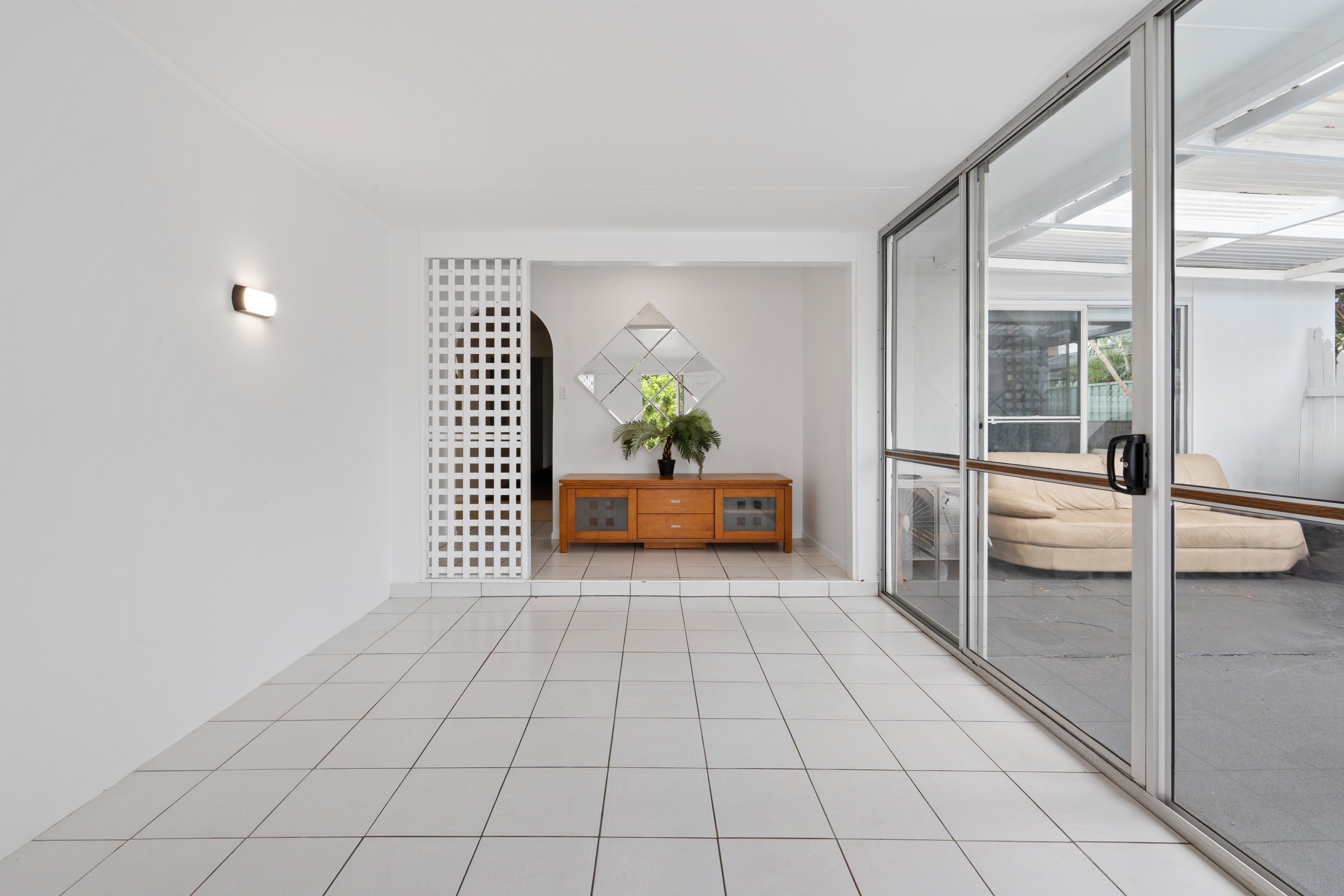 6 Mascala Parade, Mermaid Waters, QLD 4218