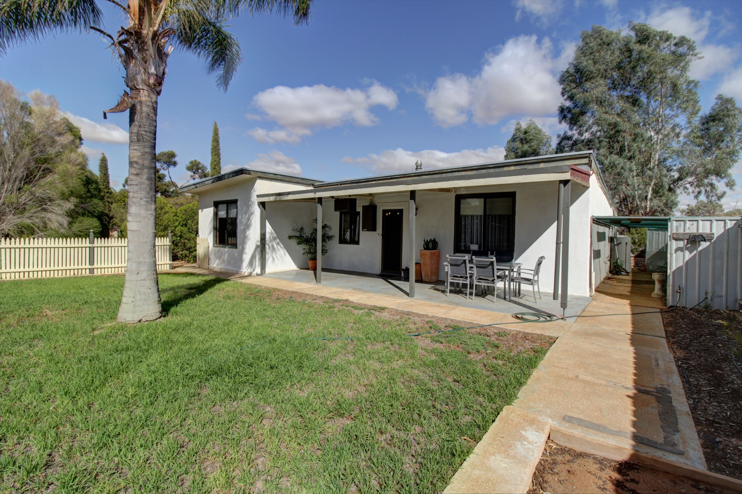2 Eringa Avenue, Loxton, SA 5333