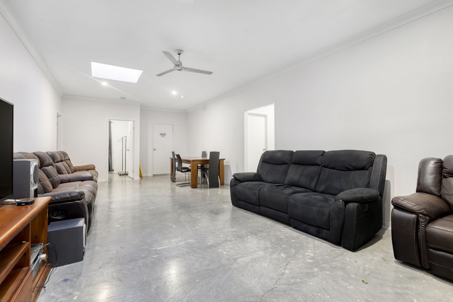 39 Kumbari Avenue, Southport, QLD 4215