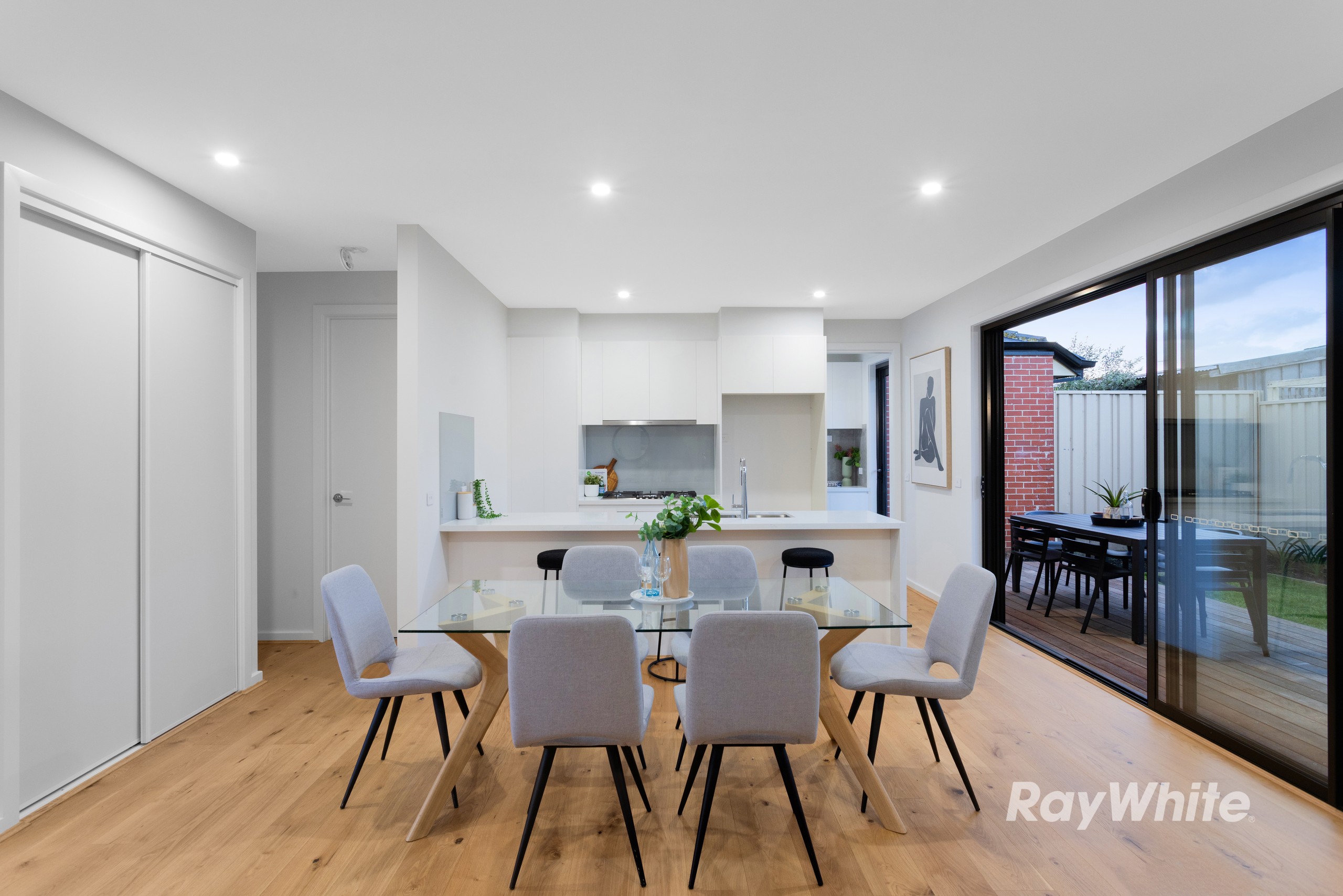 2/147 Kangaroo Road, Hughesdale, VIC 3166