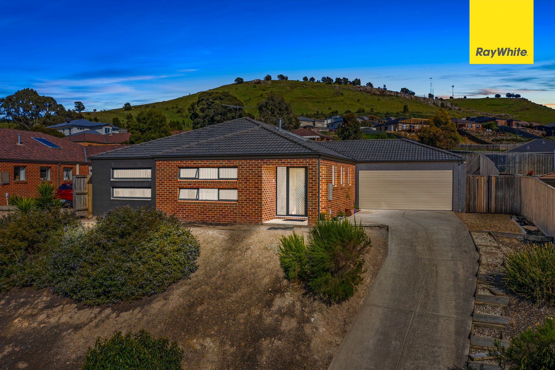 136 Phillip Drive, Sunbury, VIC 3429