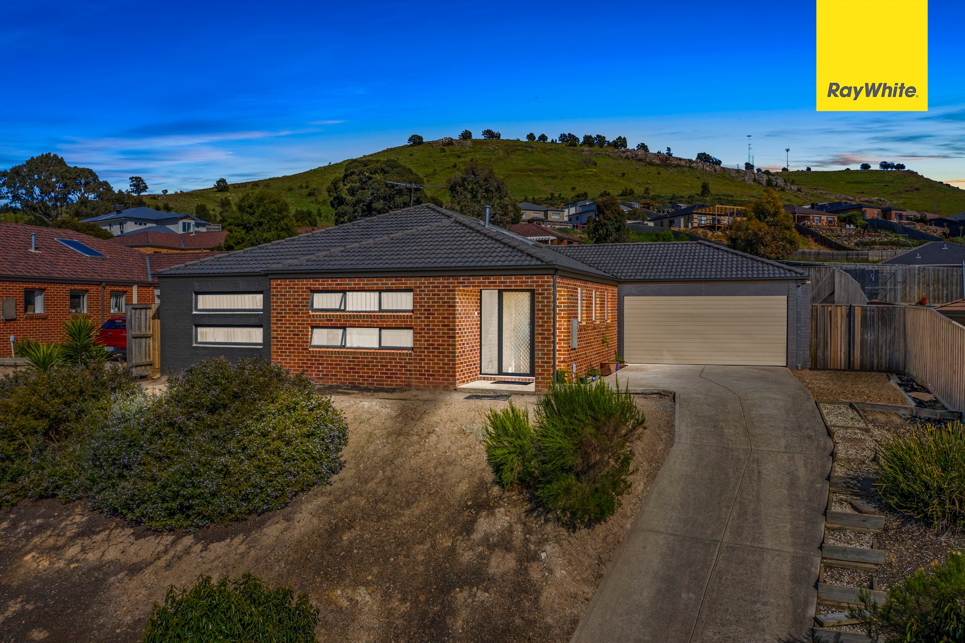 136 Phillip Drive, Sunbury, VIC 3429