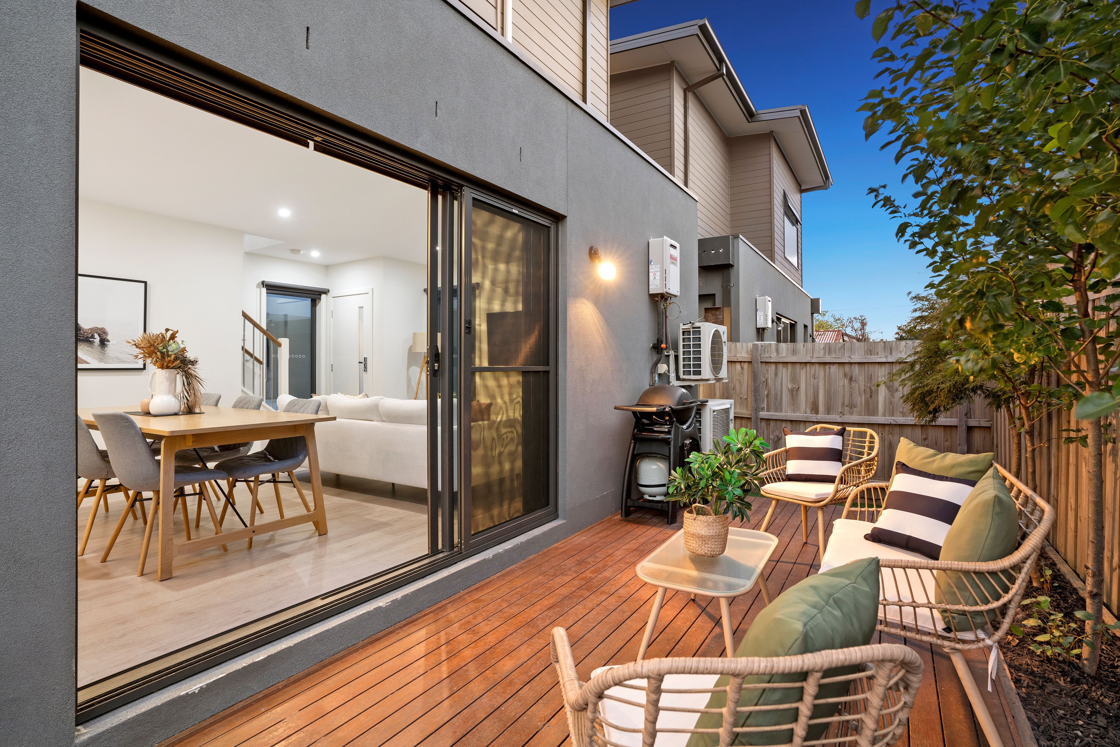 2/6 Mountain Gate Drive, Ferntree Gully, VIC 3156