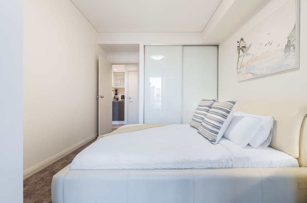 504/46 Amalfi Drive — photo 12 of 19