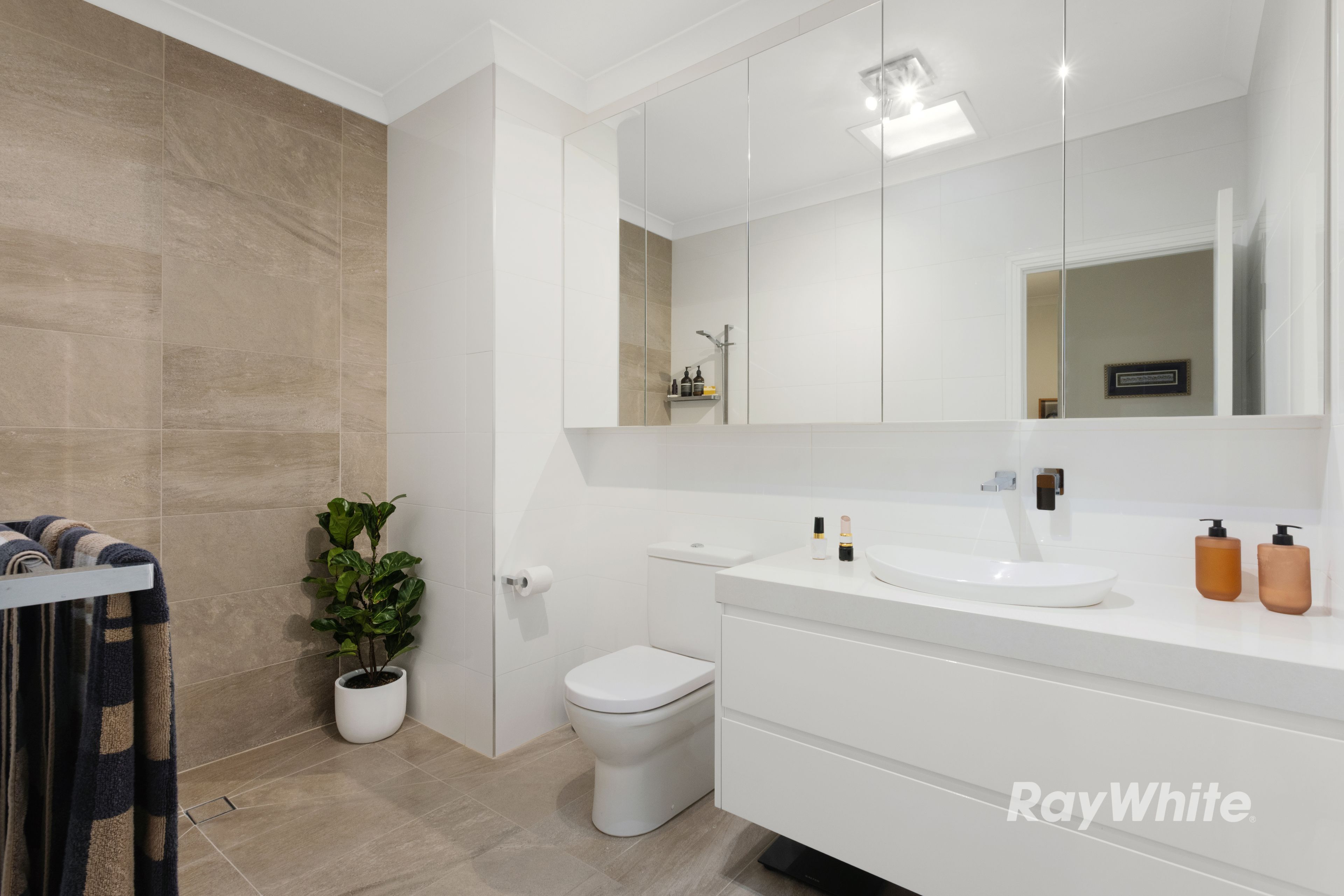 8/1136 Dandenong Road — photo 5 of 10