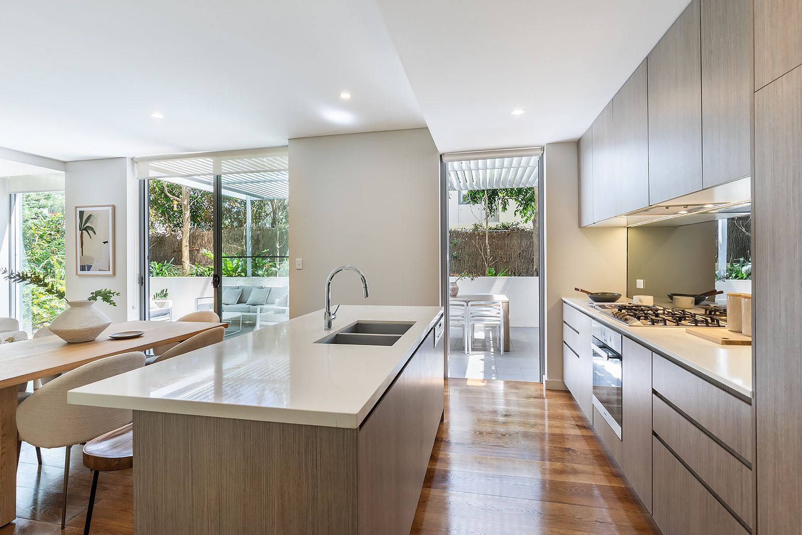G03/33 Waverley Street — photo 4 of 15