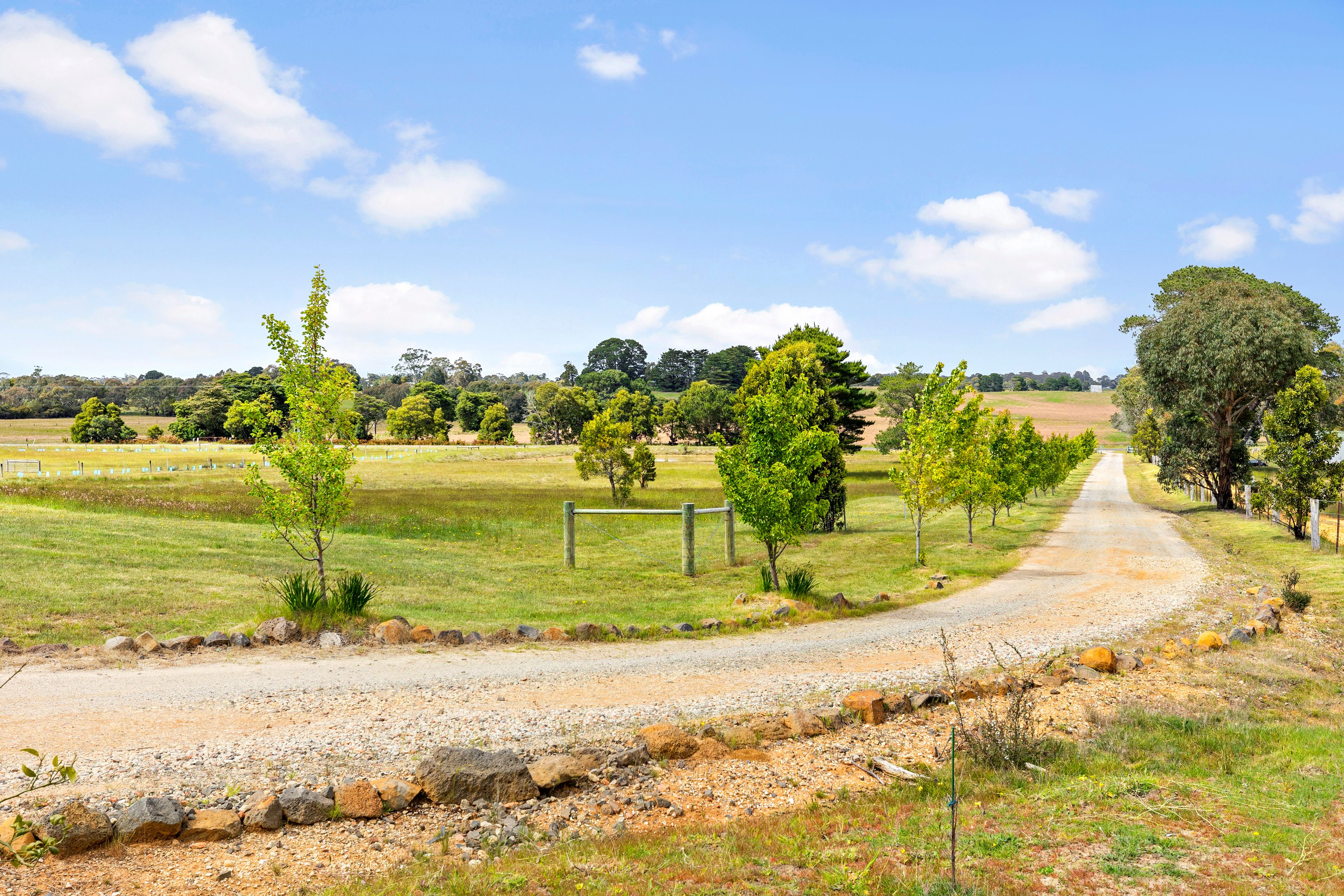 571 Sebastopol Smythesdale Road, Ross Creek, VIC 3351 House for