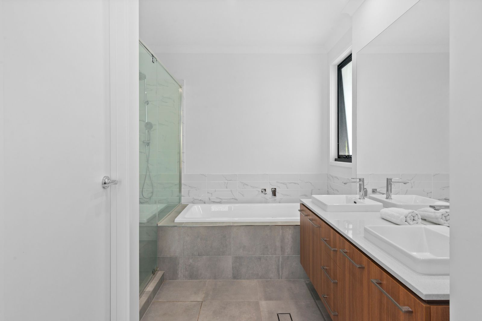 6 Taperell Drive — photo 8 of 15