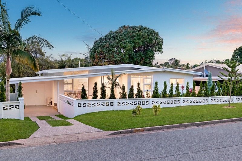 12 Second Avenue, Labrador, QLD 4215