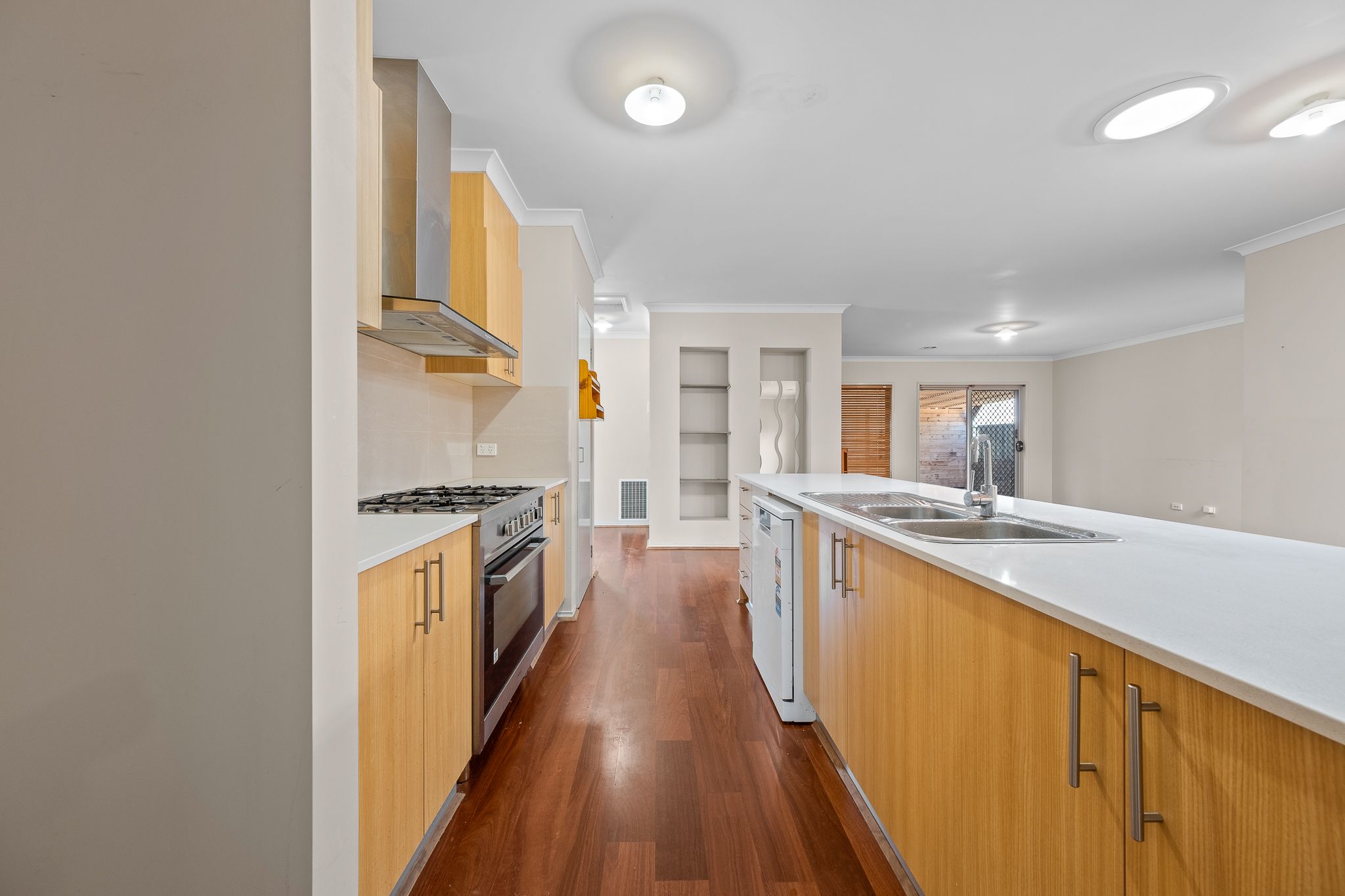 10 Limerick Road, Cranbourne East, VIC 3977