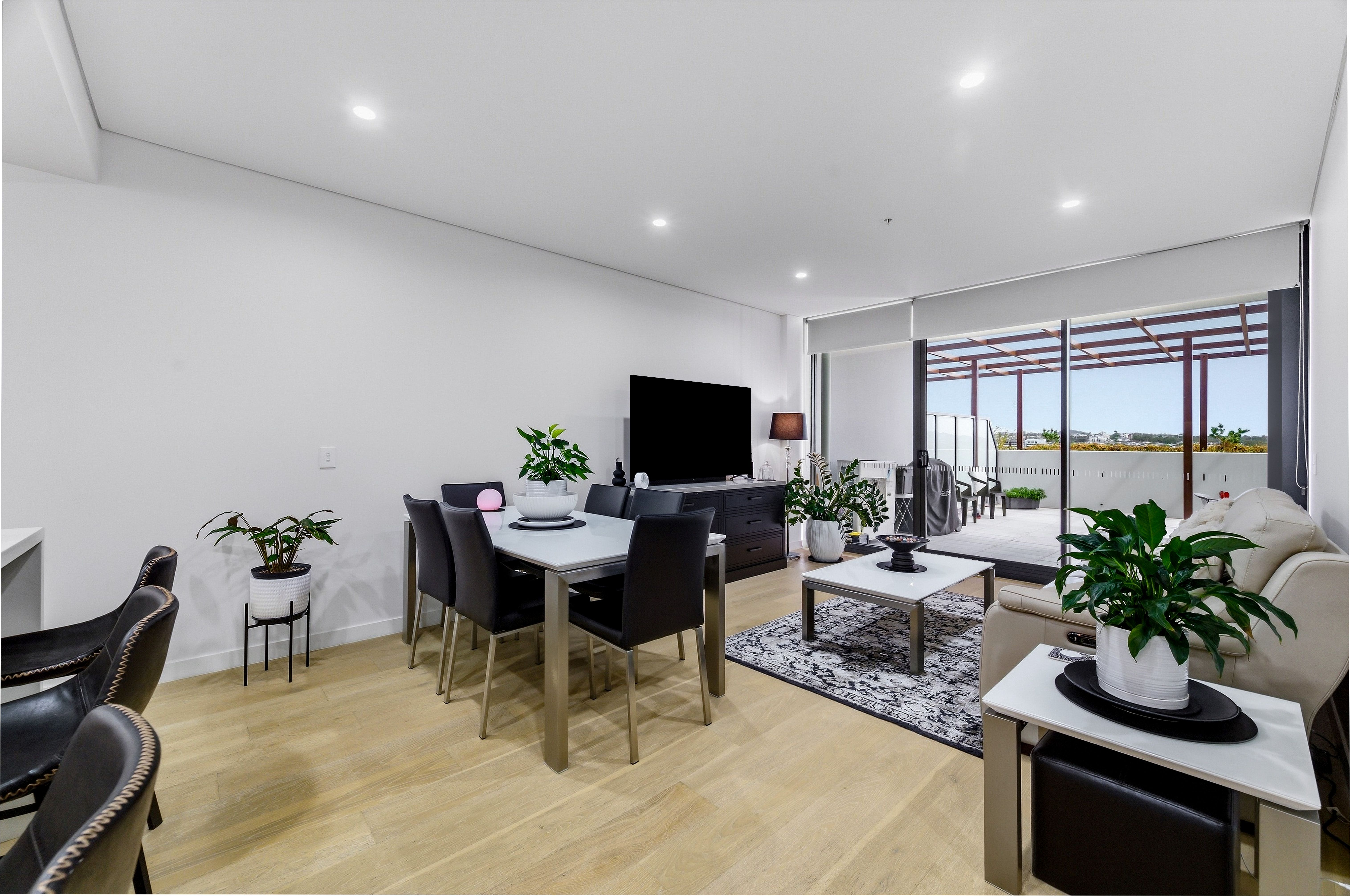 703/8 Dumaresq Street — photo 3 of 12