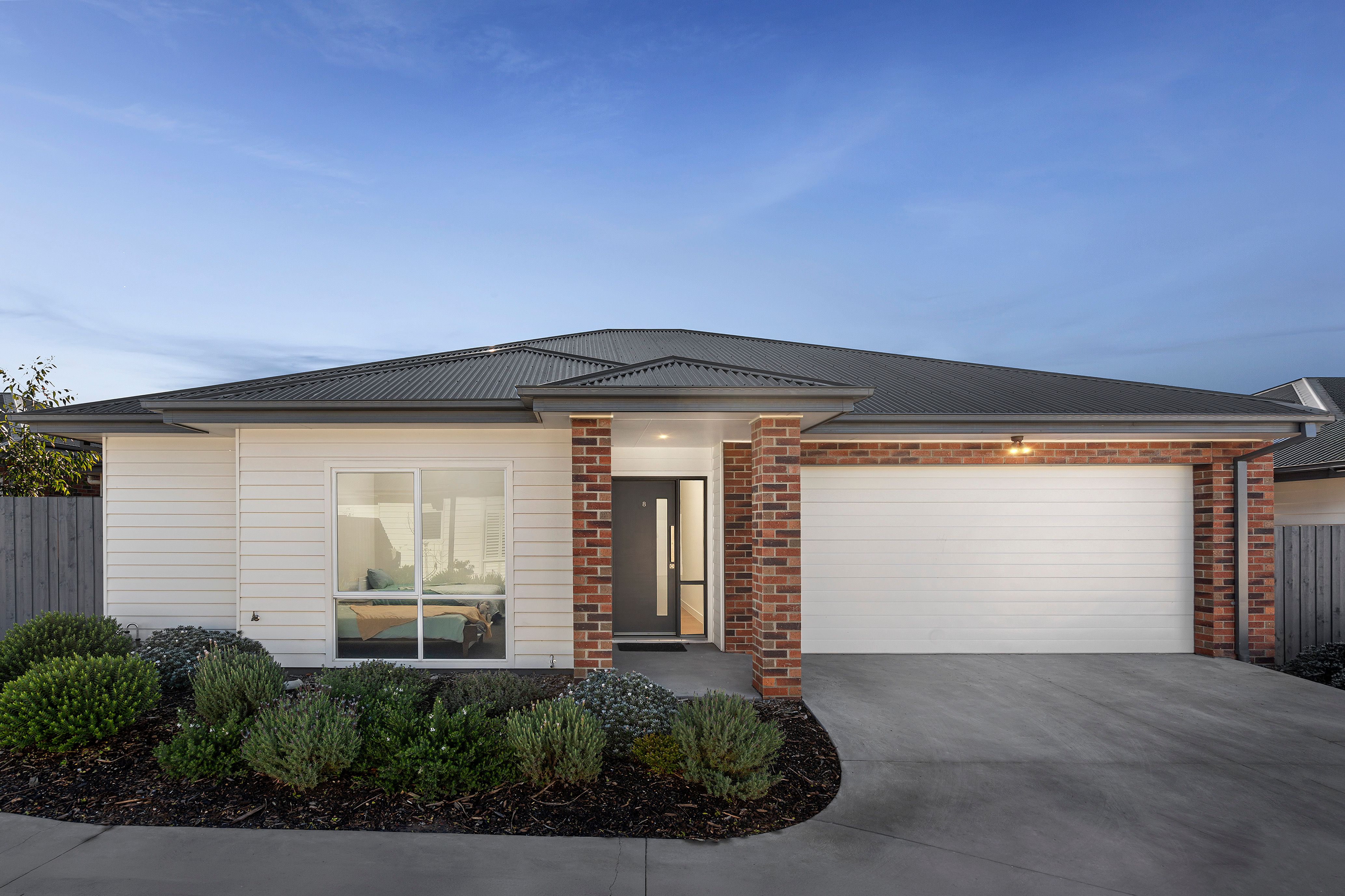 8/140-142 Main Road — photo from Ray White Sunbury