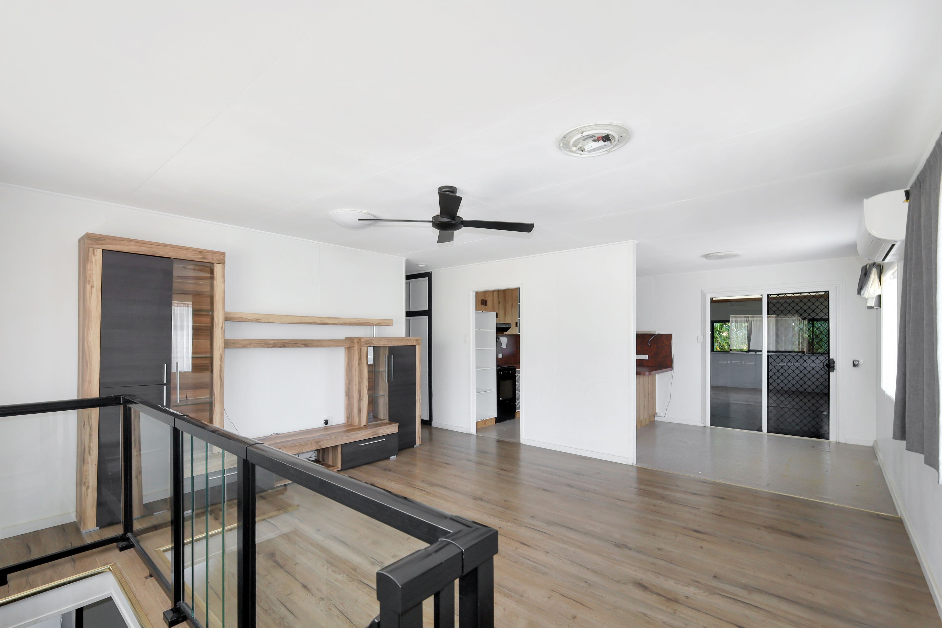 25 Brooks Road — photo 3 of 13
