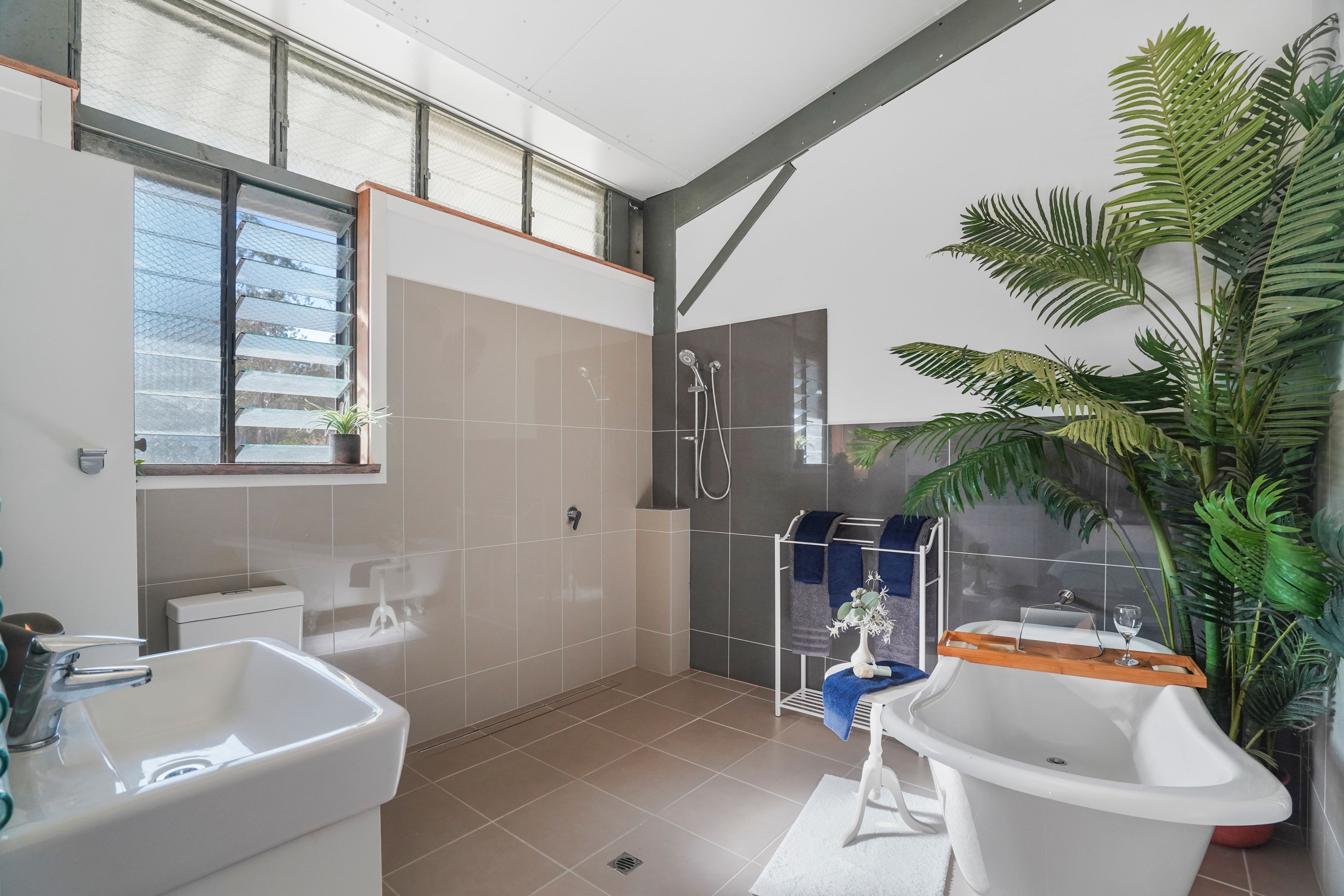 40-42 Tuggerah Grove — photo 10 of 30