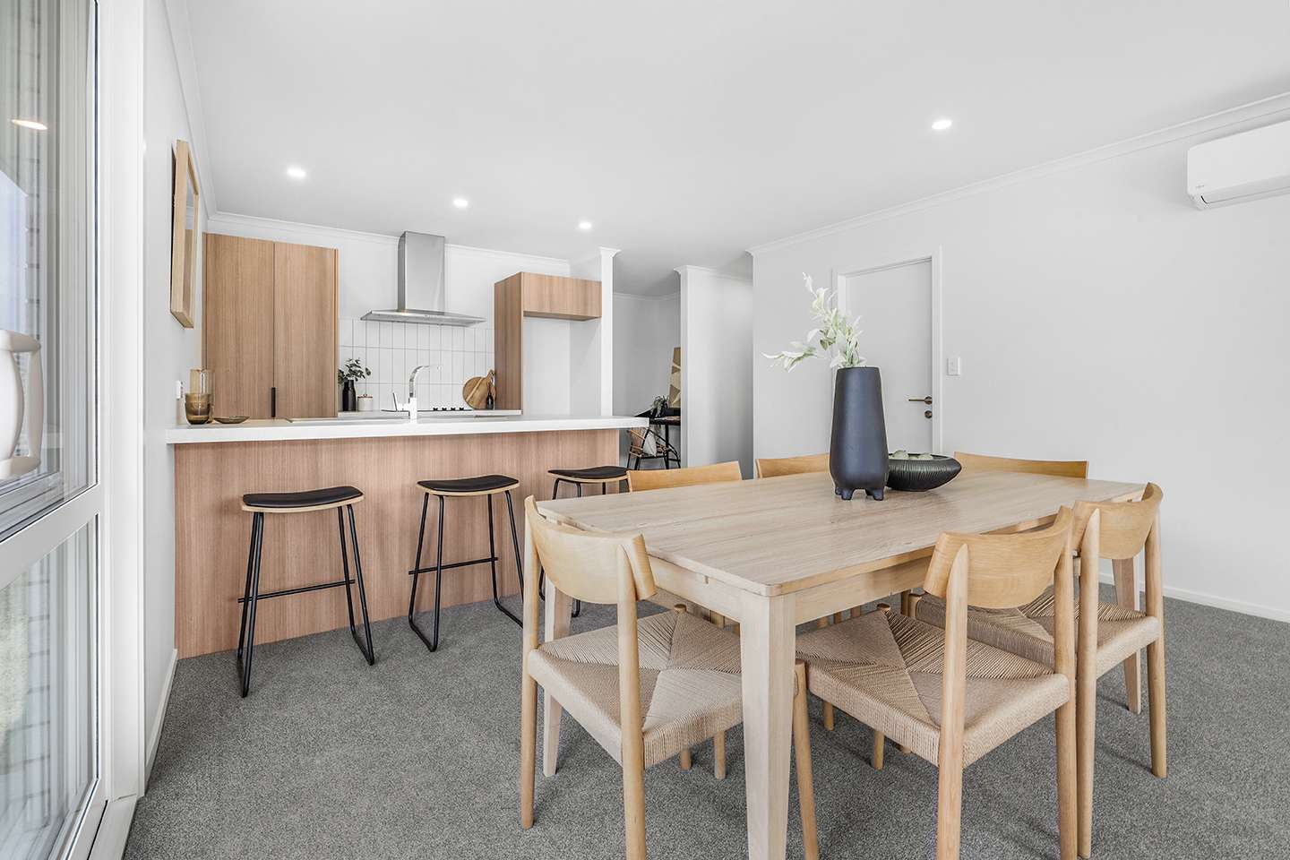 6 Vicarage Lane photo 4