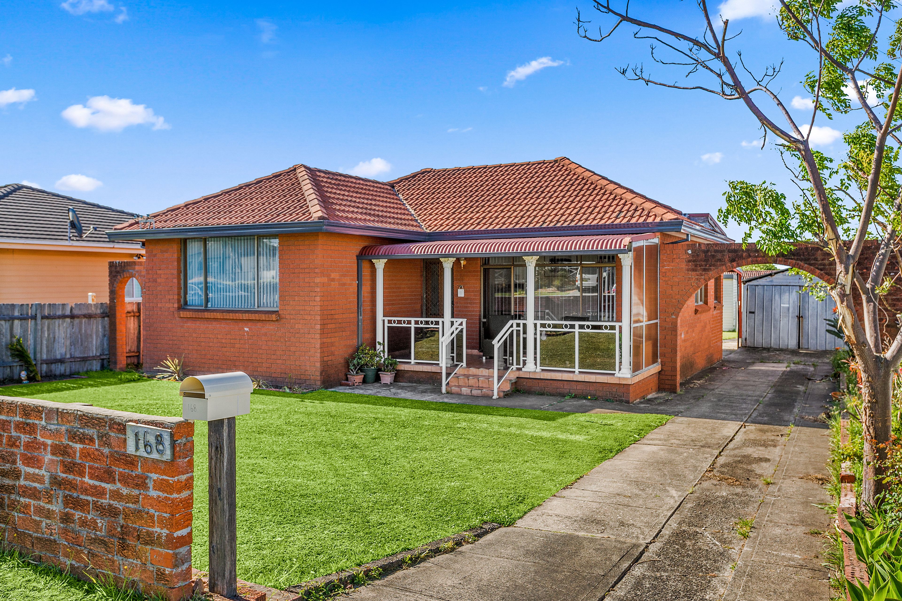 168 Pur Pur Avenue, Lake Illawarra NSW 2528