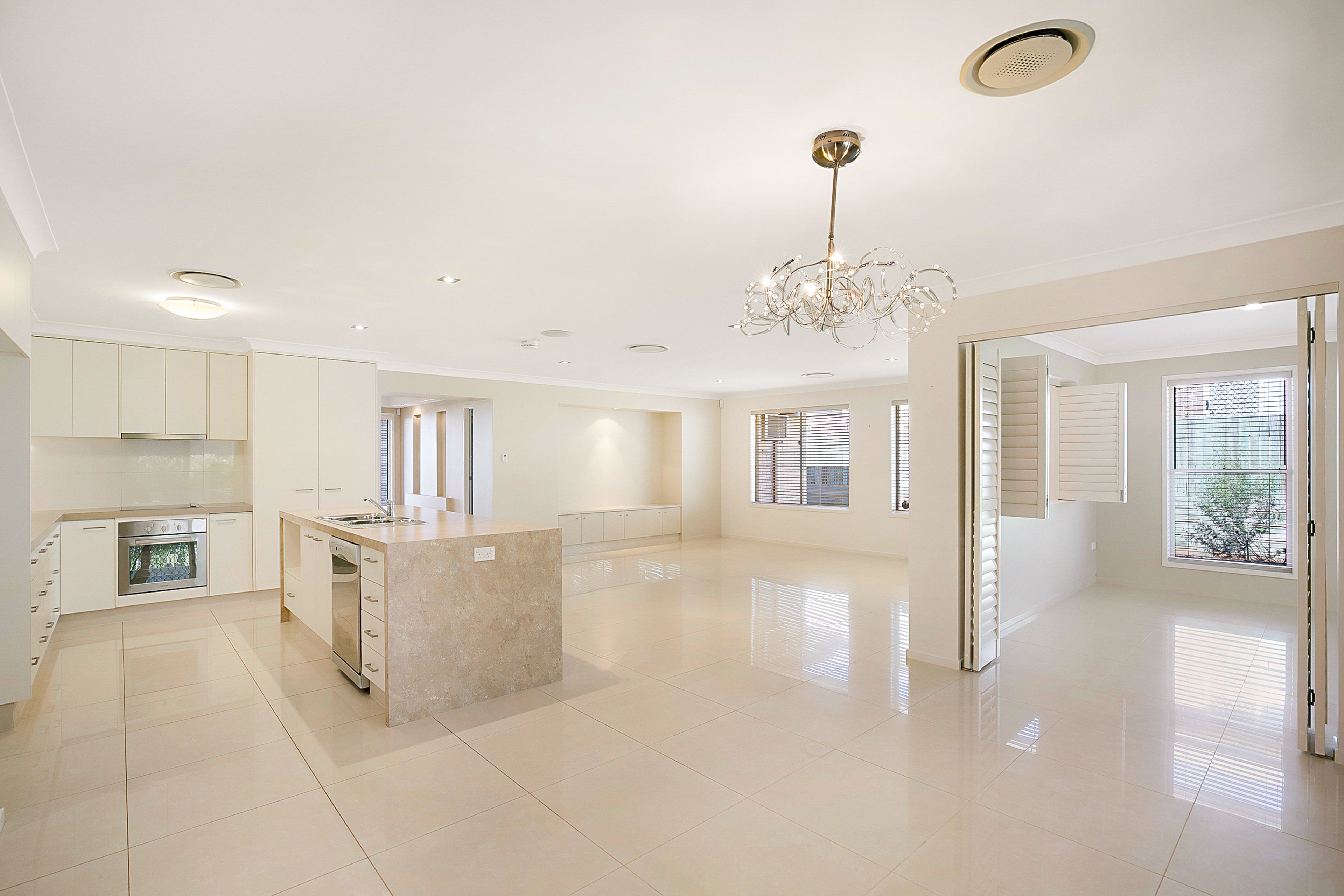 4 Saba Court, Middle Ridge, QLD 4350