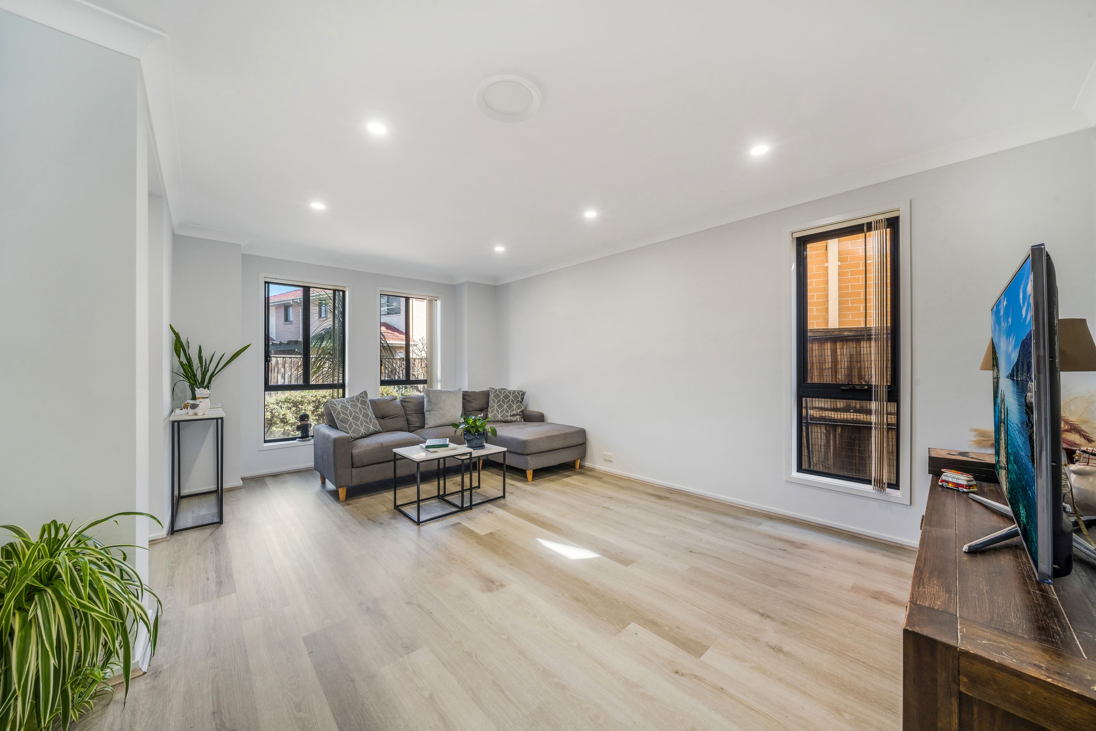 46 Coffs Harbour Avenue — photo 9 of 20