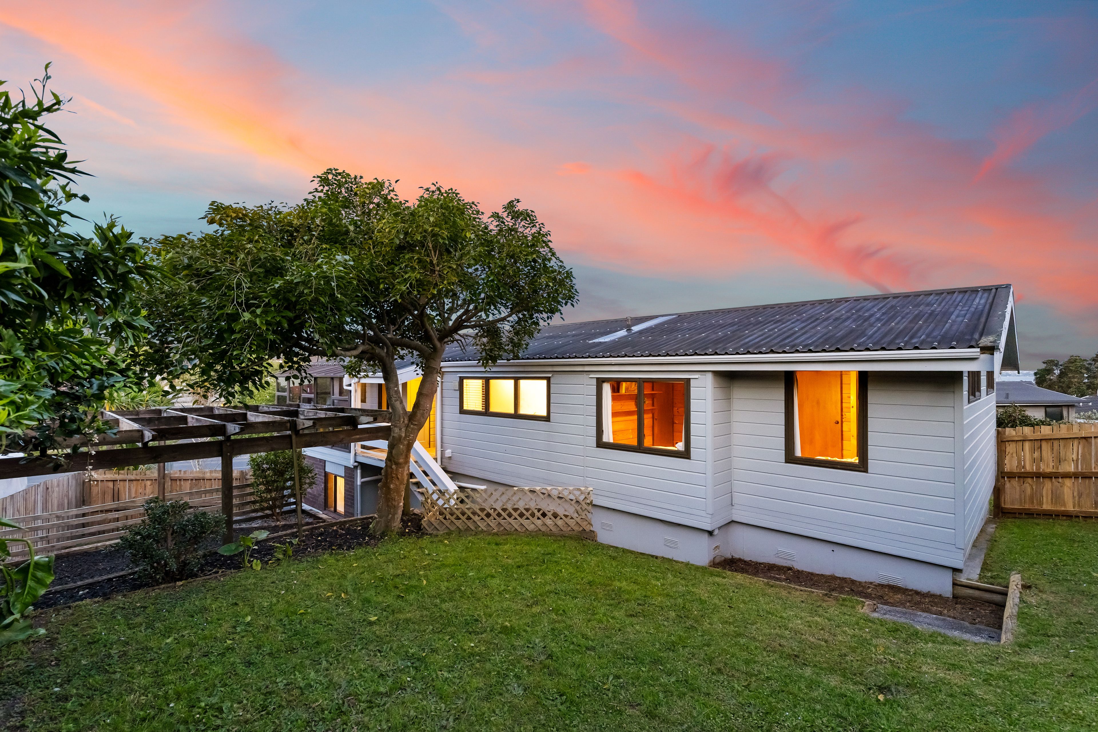31 Marina View Drive, West Harbour, Waitakere City