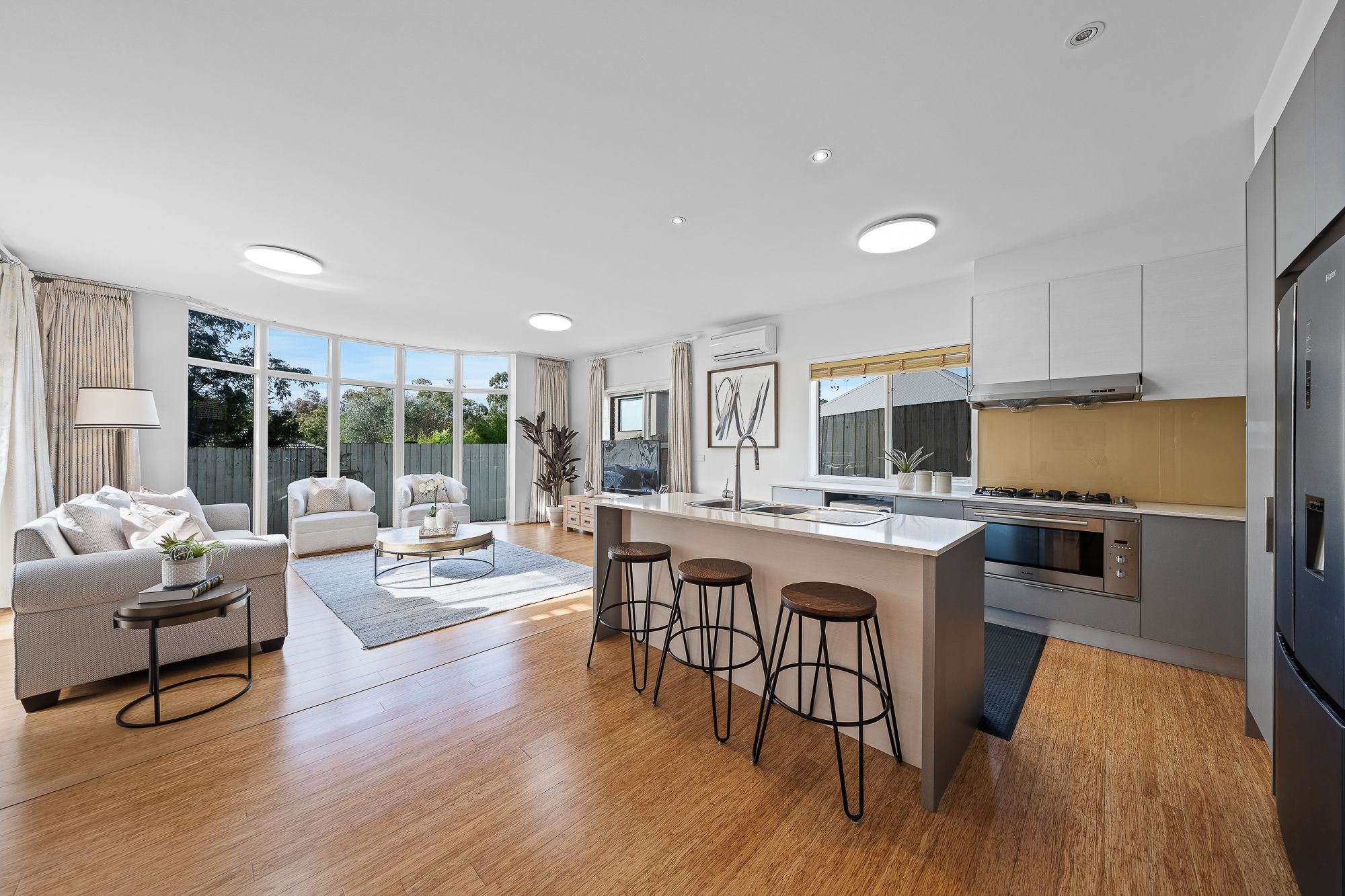 12/366-370 Elgar Road — photo 3 of 16