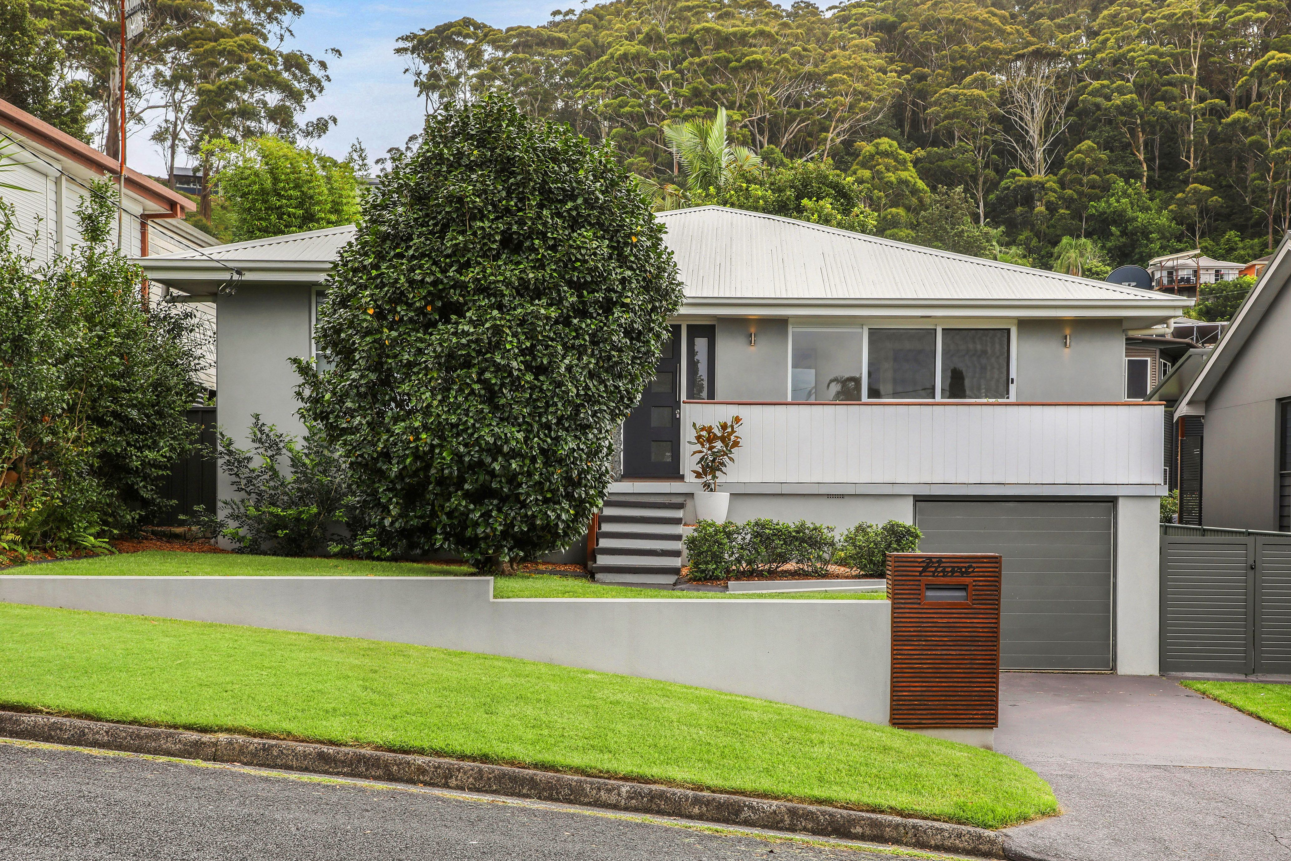 9 Warrina Street, Wamberal NSW 2260
