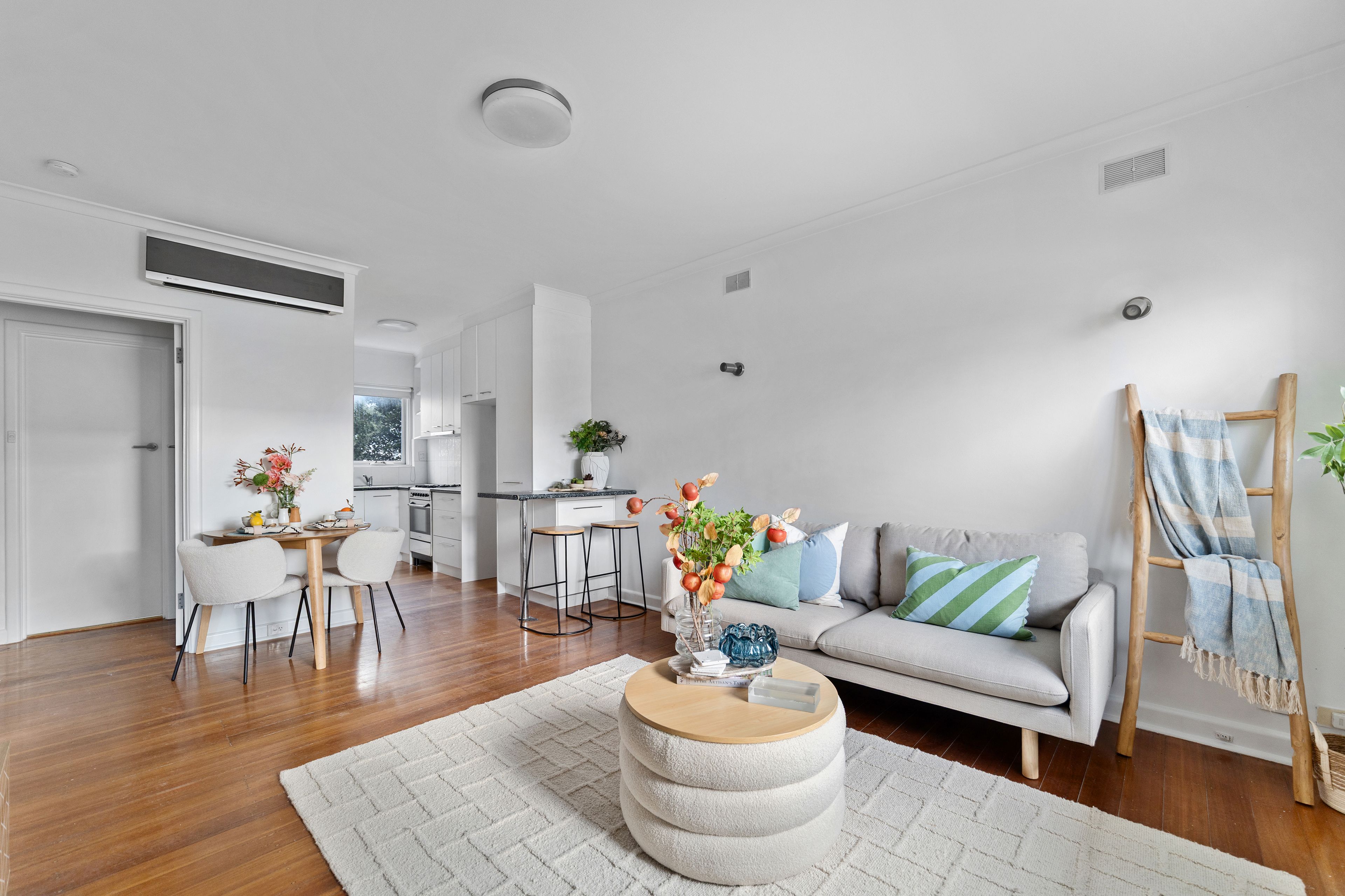 4/589 Nepean Highway — photo from Ray White Chelsea