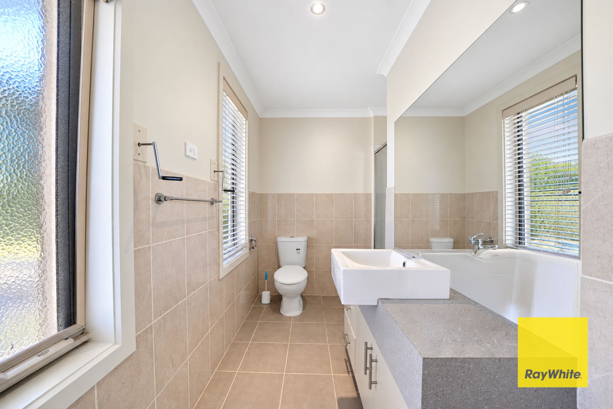 19 Waterside Drive — photo 14 of 17