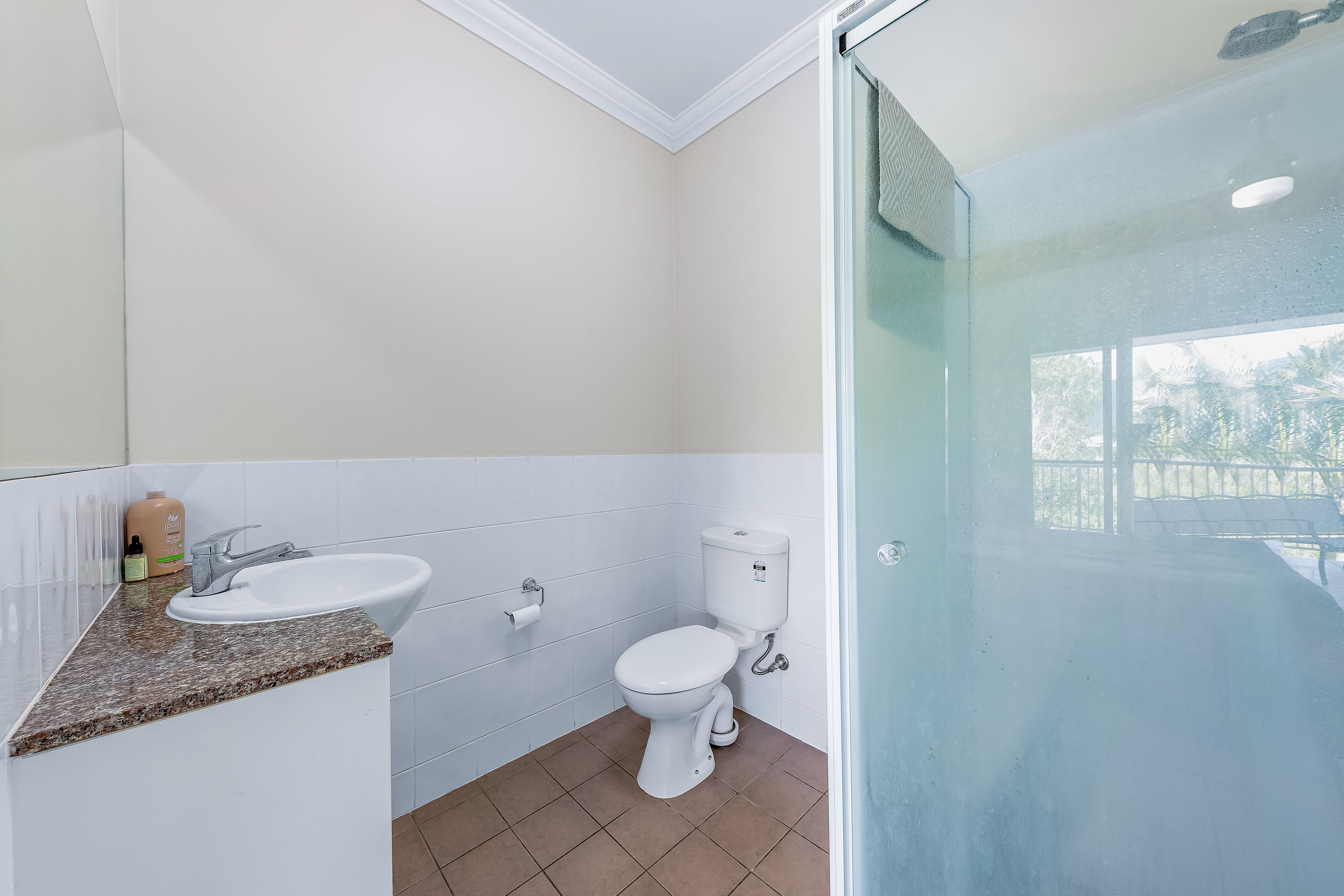 89/21 Shute Harbour Road — photo 7 of 17