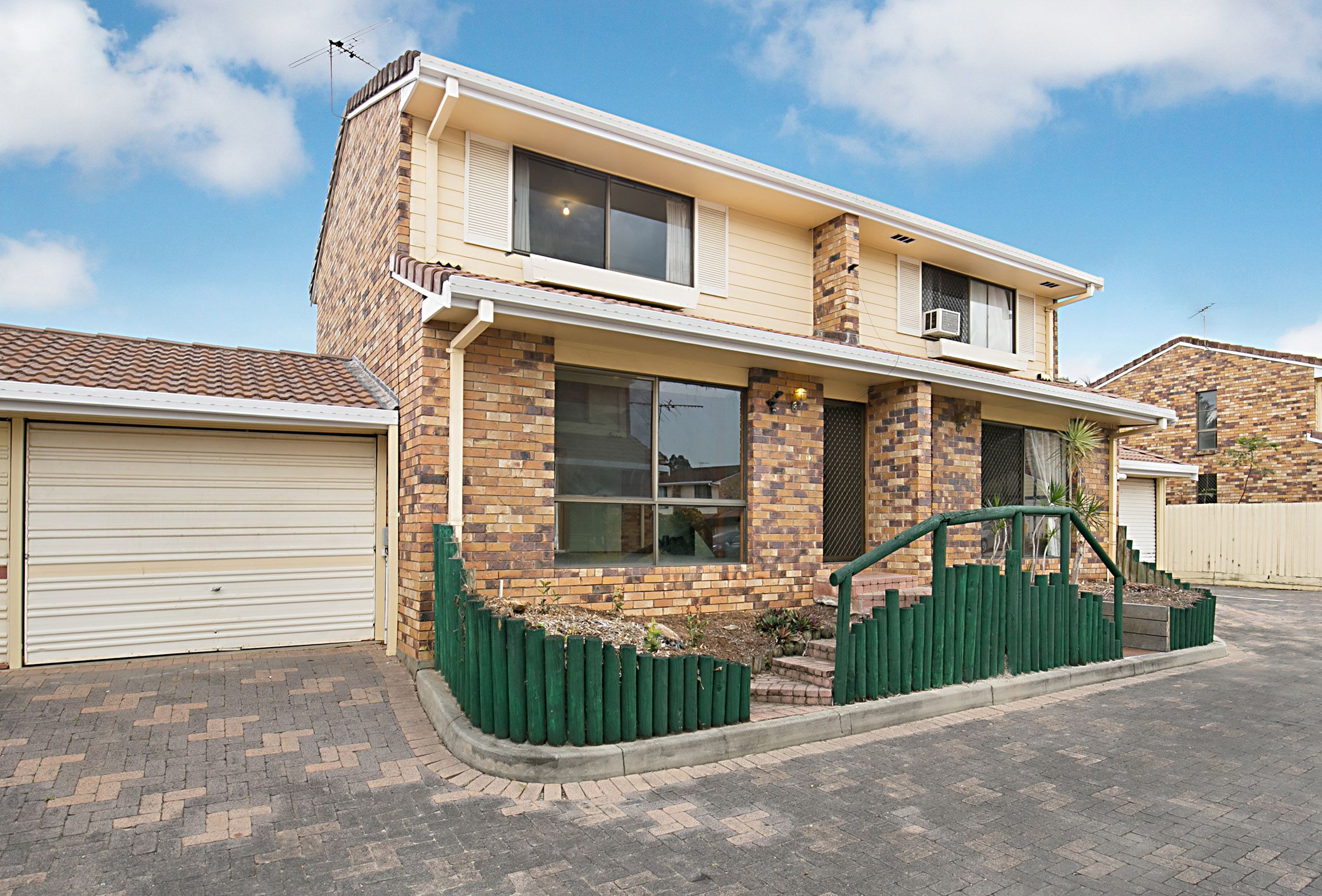 33 Bruce Road, Woodridge QLD 4114