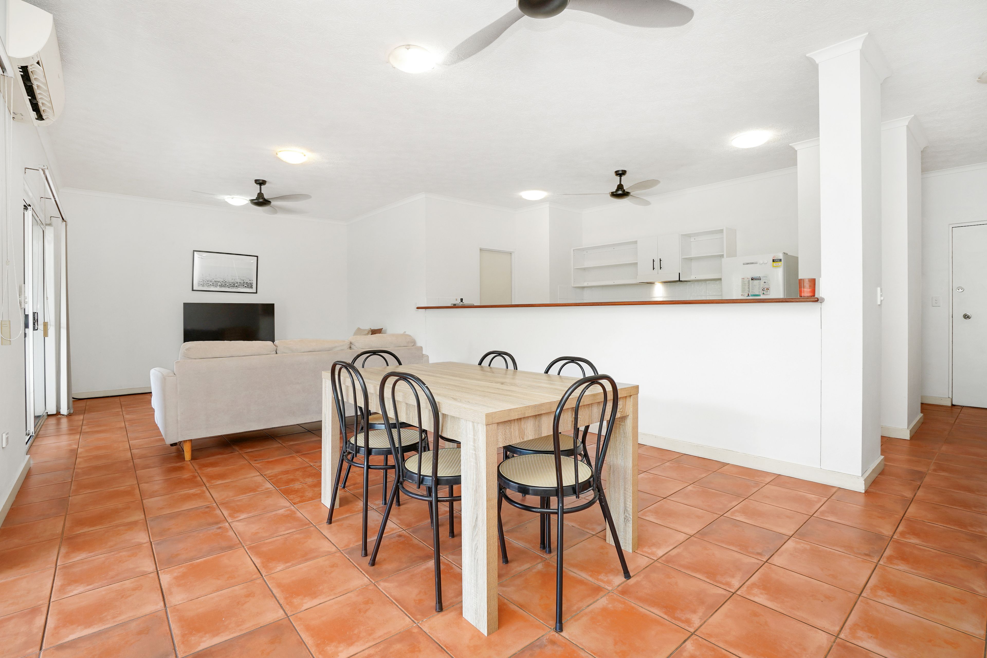 7/2 Poinciana Street — photo 4 of 15