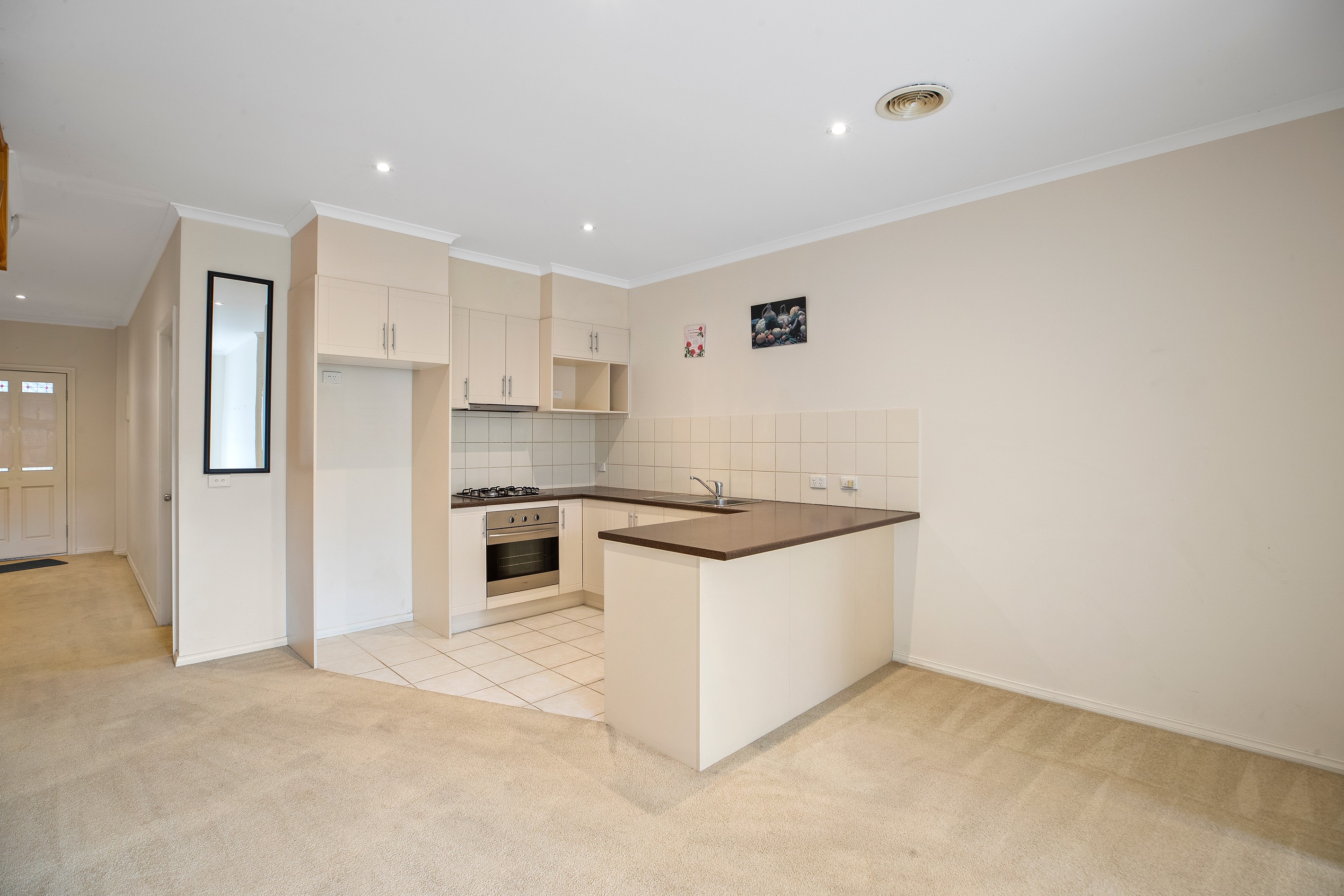 8/2 Pine Road, Bayswater, VIC 3153