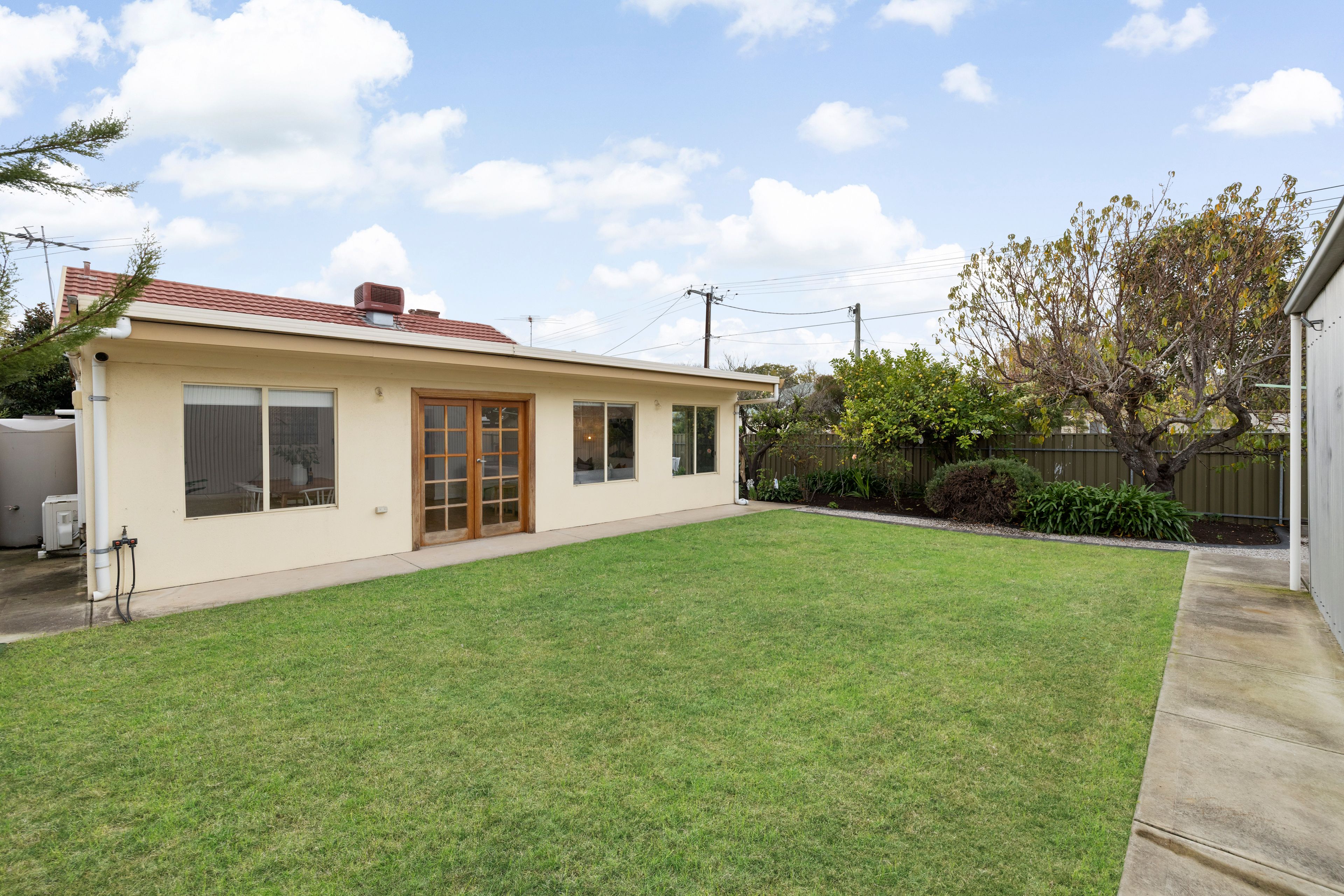 25 Struan Avenue — photo 18 of 22