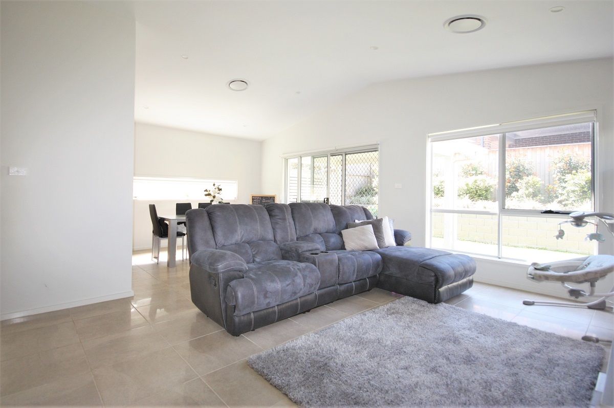6 Baker Way, Elderslie, NSW 2570