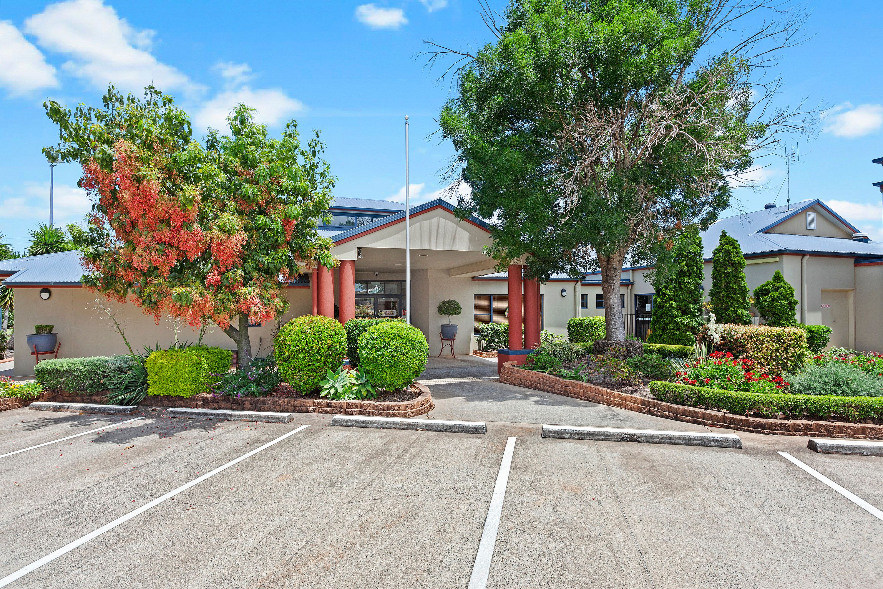 299-303 Spring Street, Kearneys Spring, QLD 4350
