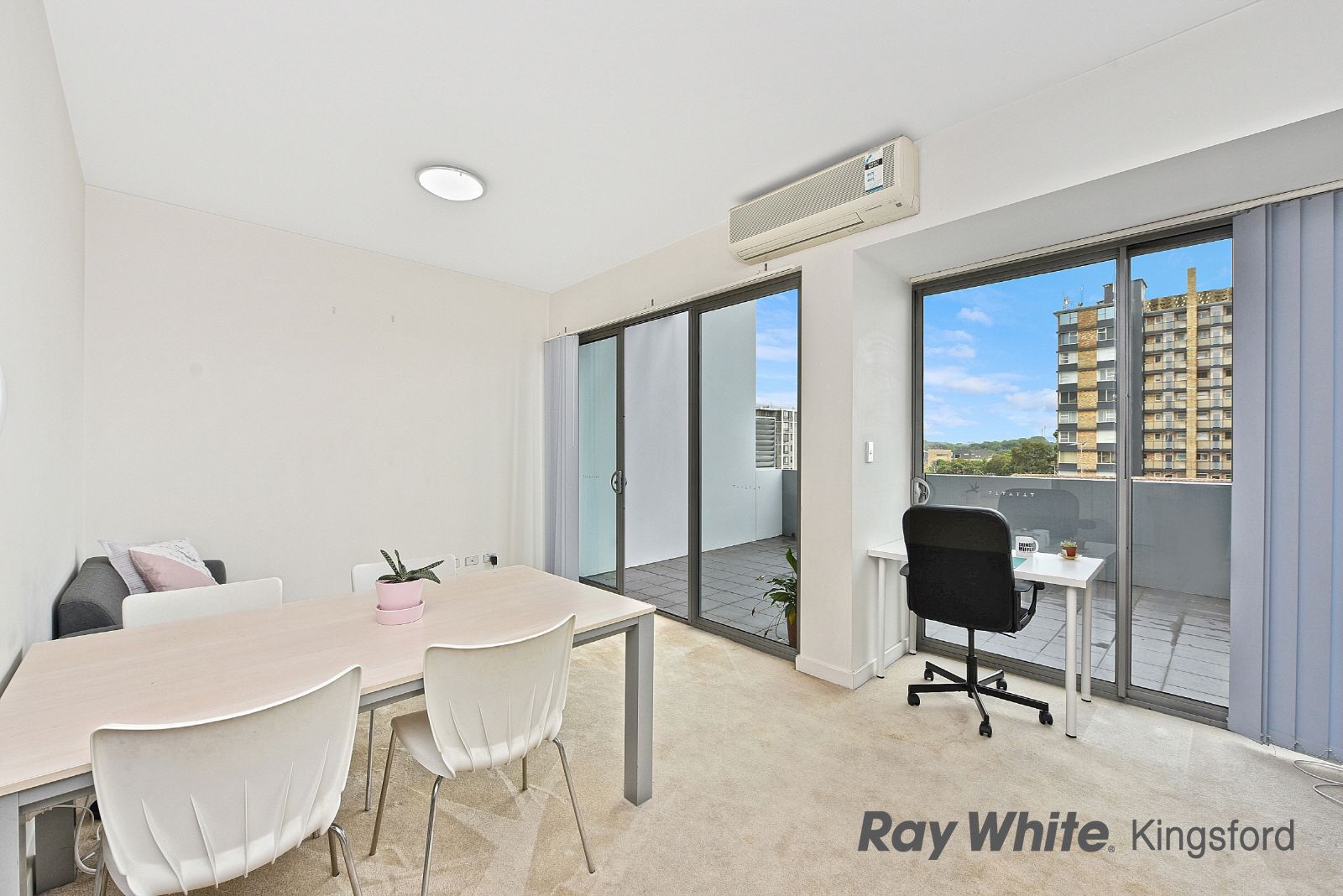 76 Anzac Parade, Kensington NSW 2033