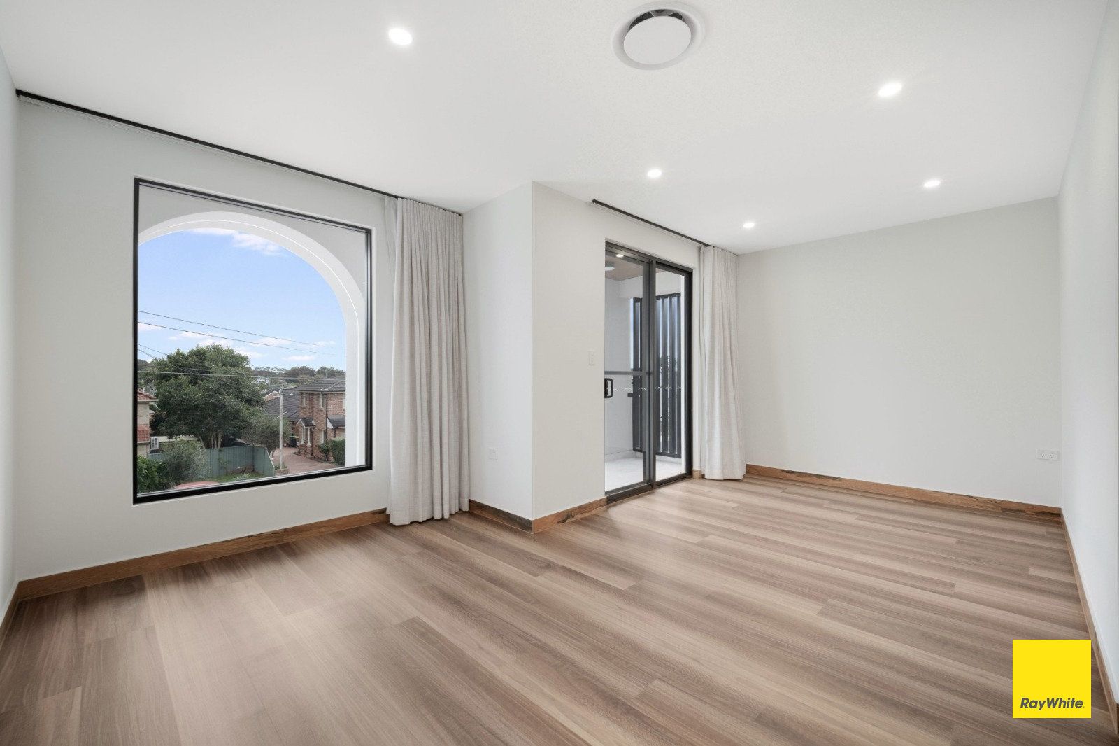 27A Strickland Street — photo 8 of 11